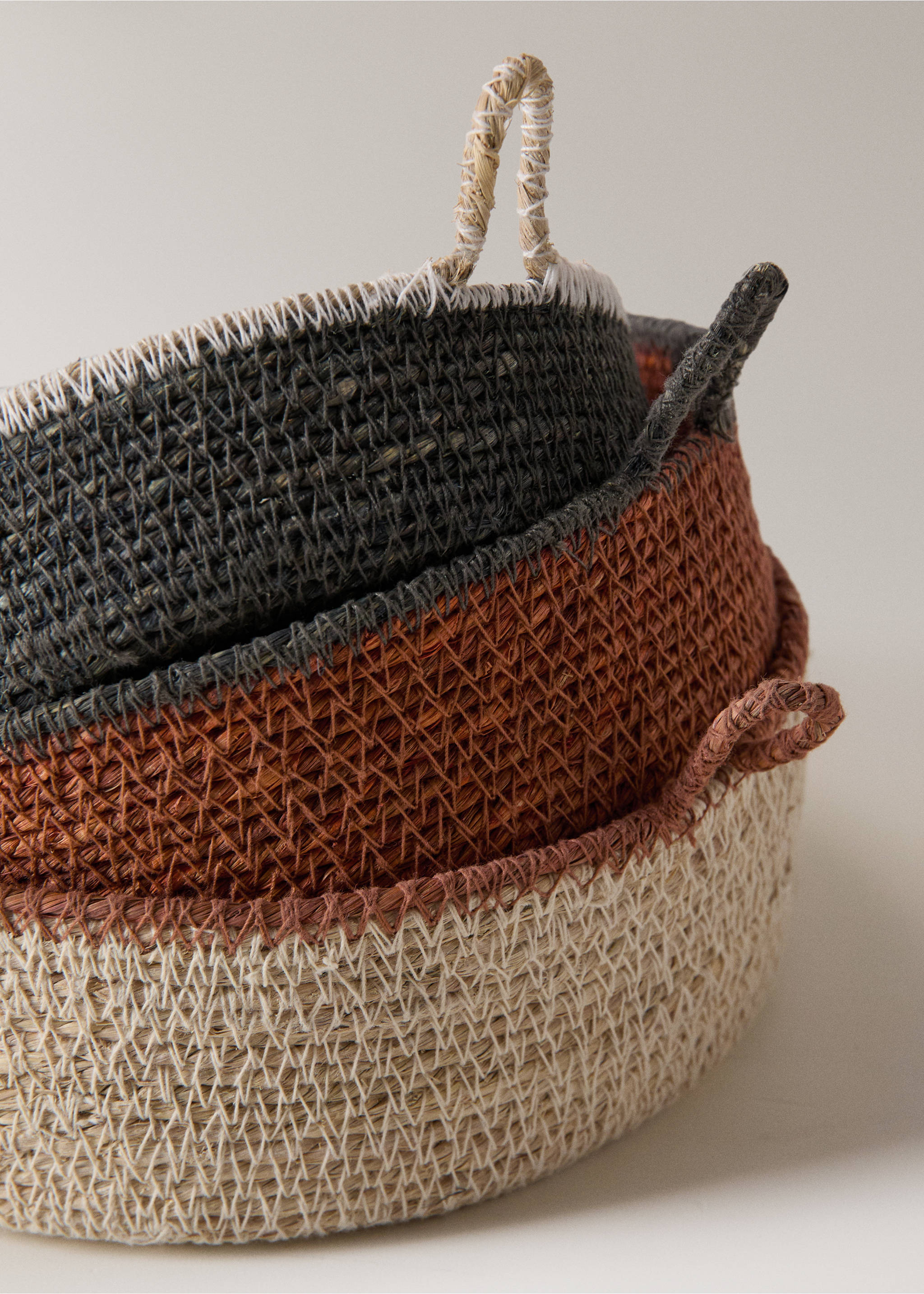 Combined seagrass baskets - Details of the article 1, Ecru. Ref: 27003298-00.