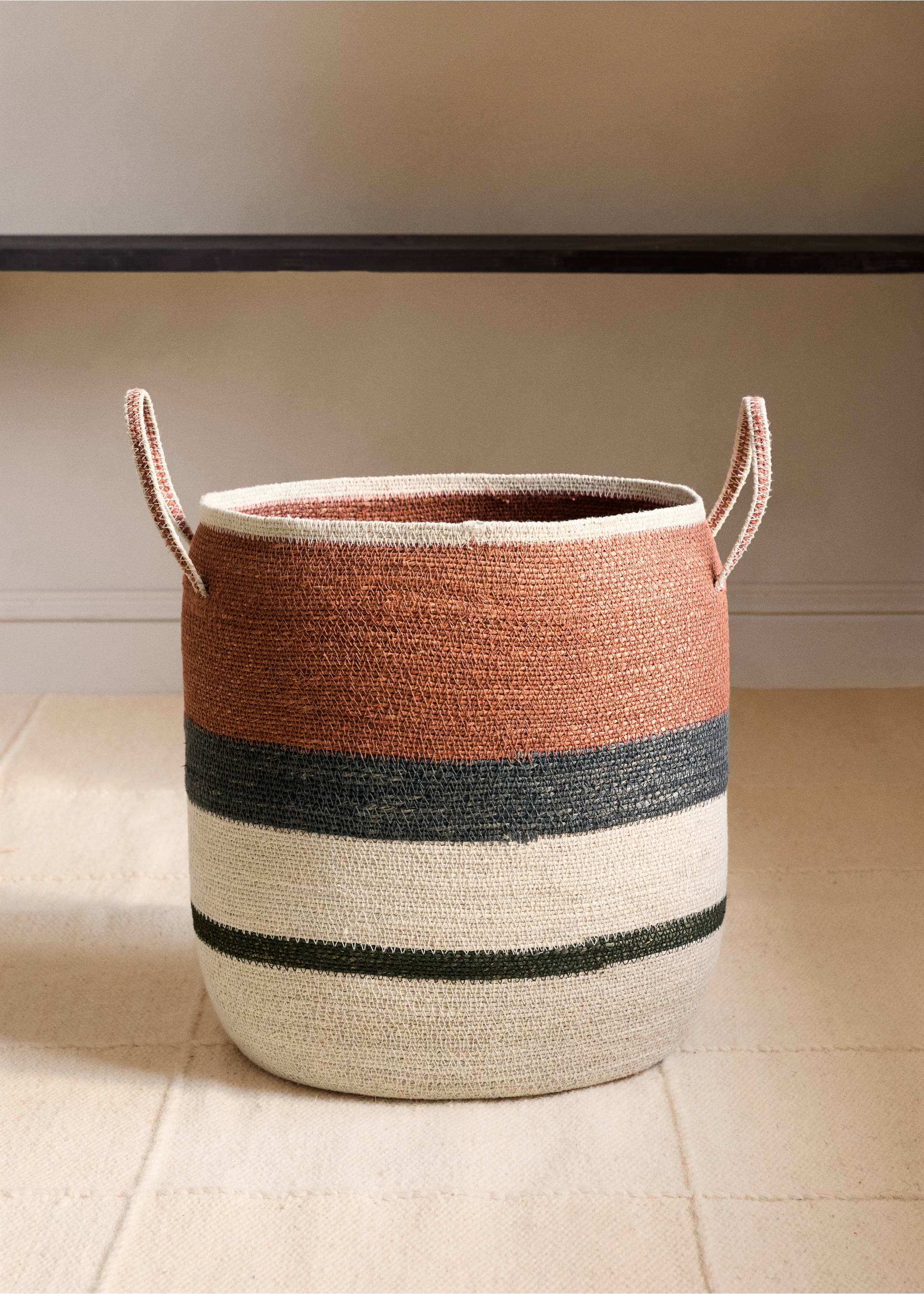 Large oval basket with striped handles - General plane, Burnt Orange. Ref: 27003299-00.