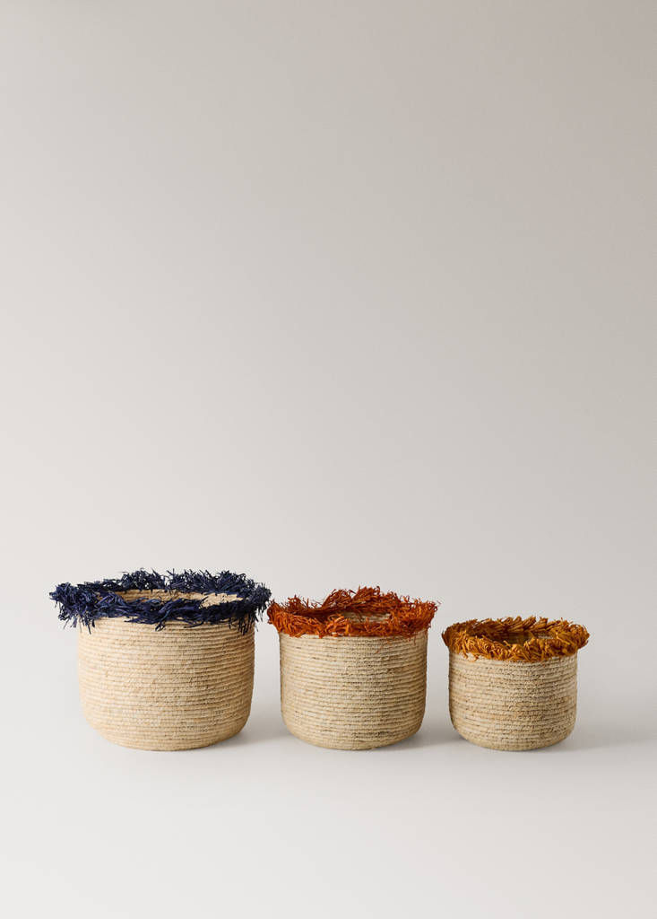 Small basket with fringe detail — Orange