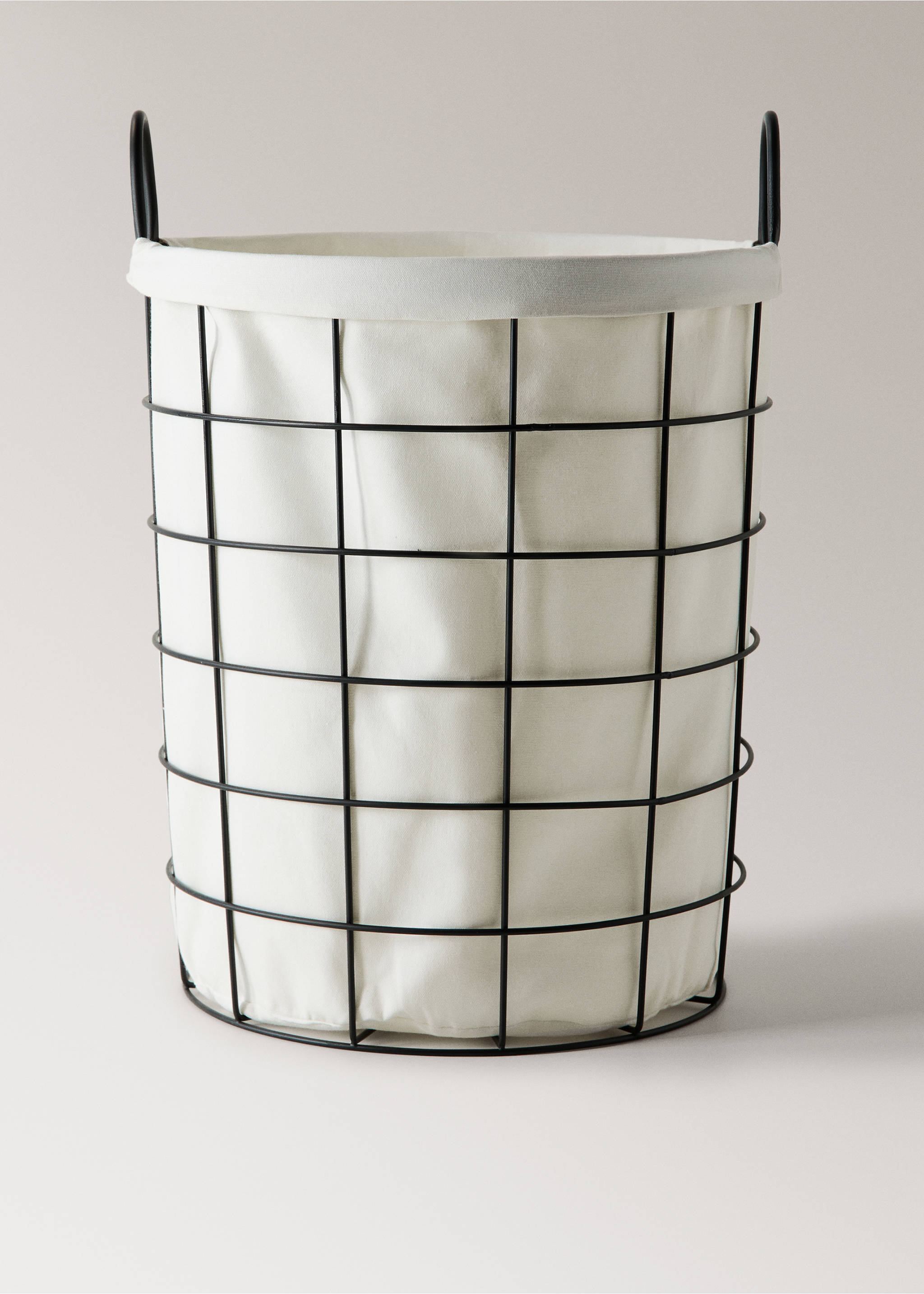 Metal mesh basket with fabric interior - Article without model, Black. Ref: 27003303-00.