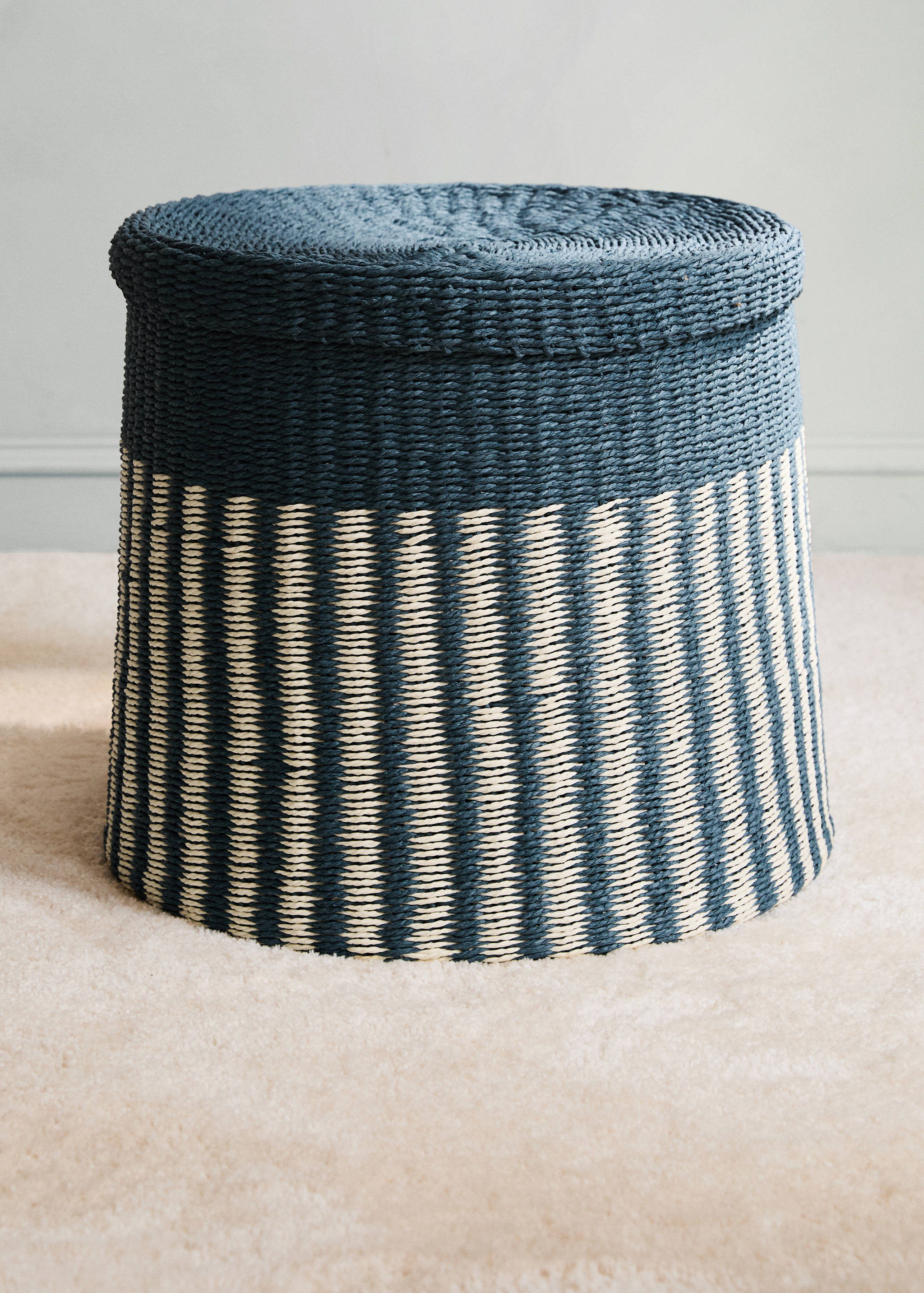 Striped paper basket with big lid - General plane