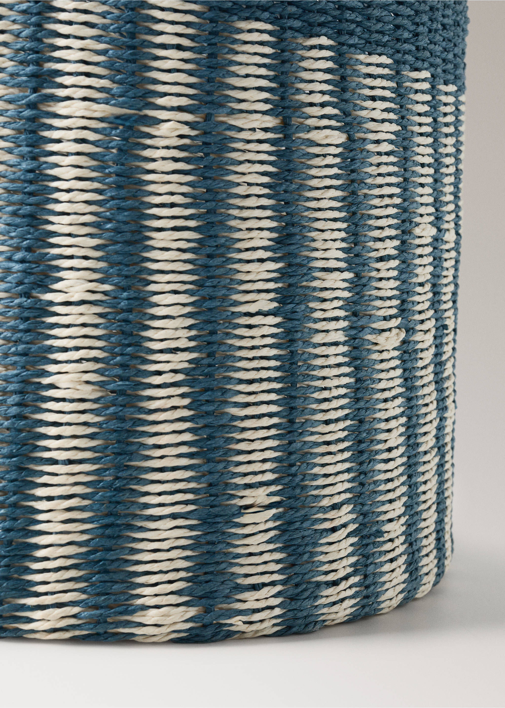 Striped paper basket with big lid - Details of the article 2, Indigo Blue. Ref: 27003304-00.