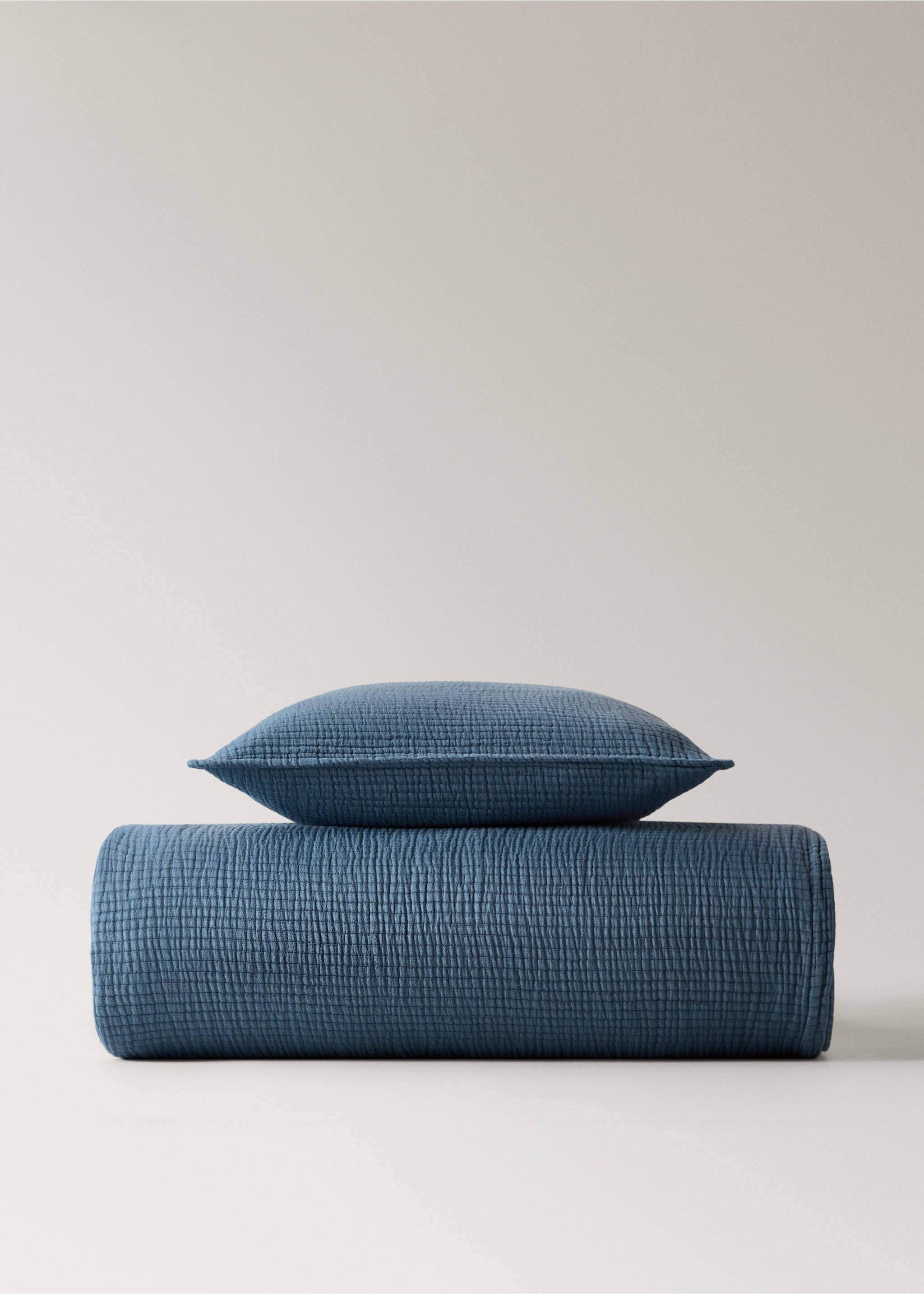 Jacquard cotton bedspread with geometric motif for 130/150 cm bed - Article without model, Blue. Ref: 27003306-00.