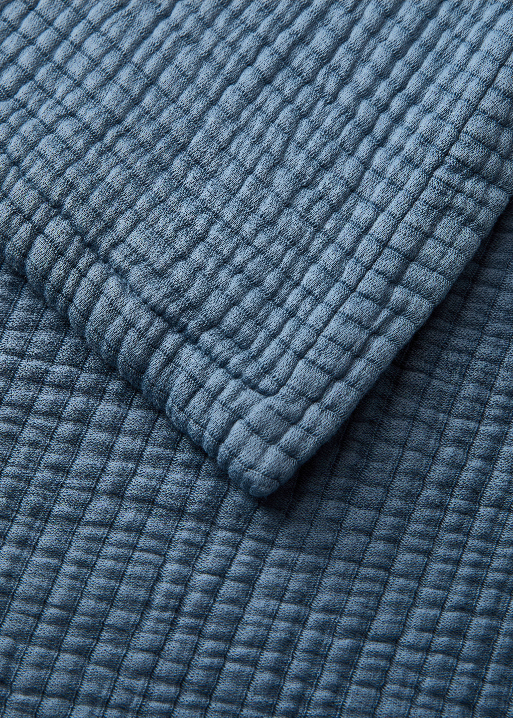Jacquard cotton bedspread with geometric motif for 180/200 cm bed - Details of the article 1, Blue. Ref: 27003307-00.