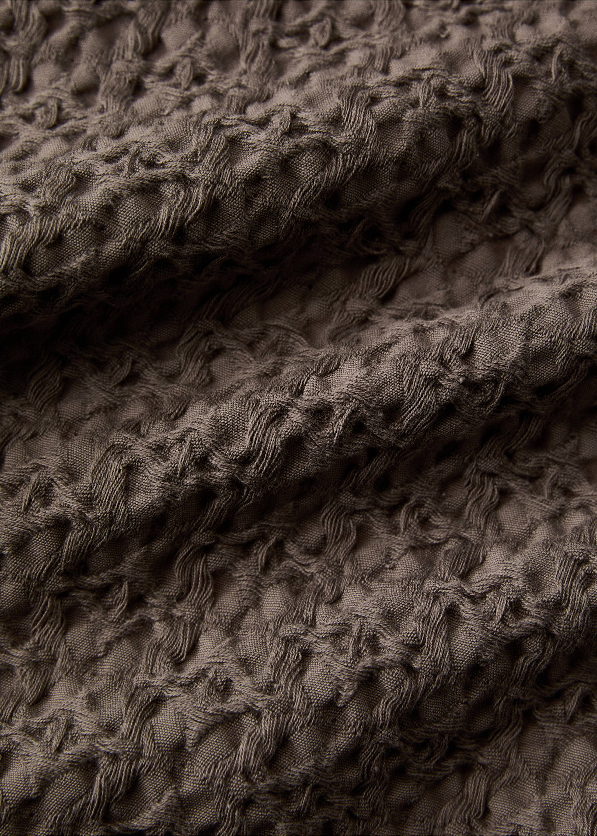 Waffle cotton garment-dyed bedspread for a 90cm bed - Details of the article 1, Coffee. Ref: 27003308-00.