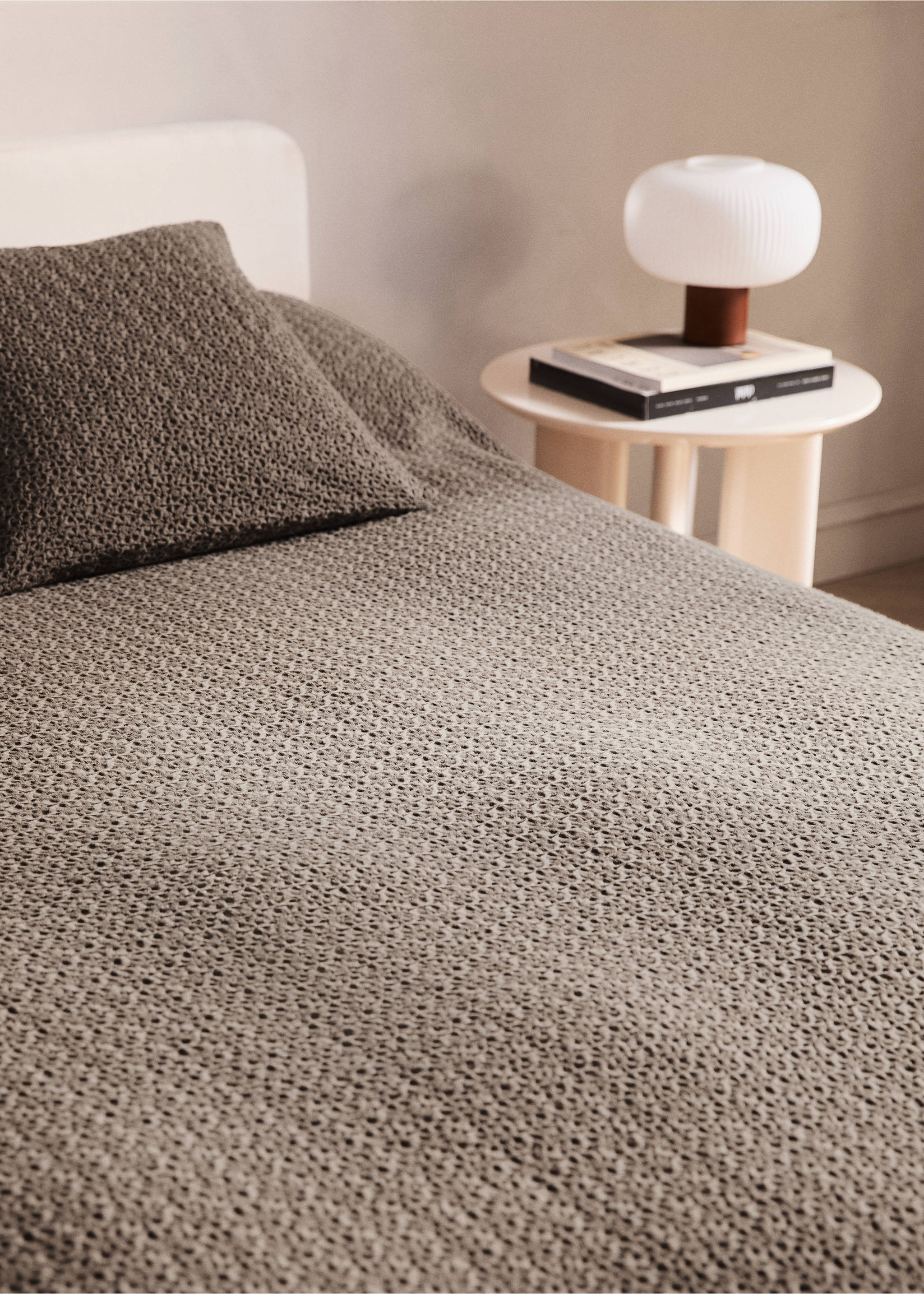 Waffle cotton garment-dyed bedspread 180/200 cm - Details of the article 7, Coffee. Ref: 27003310-00.
