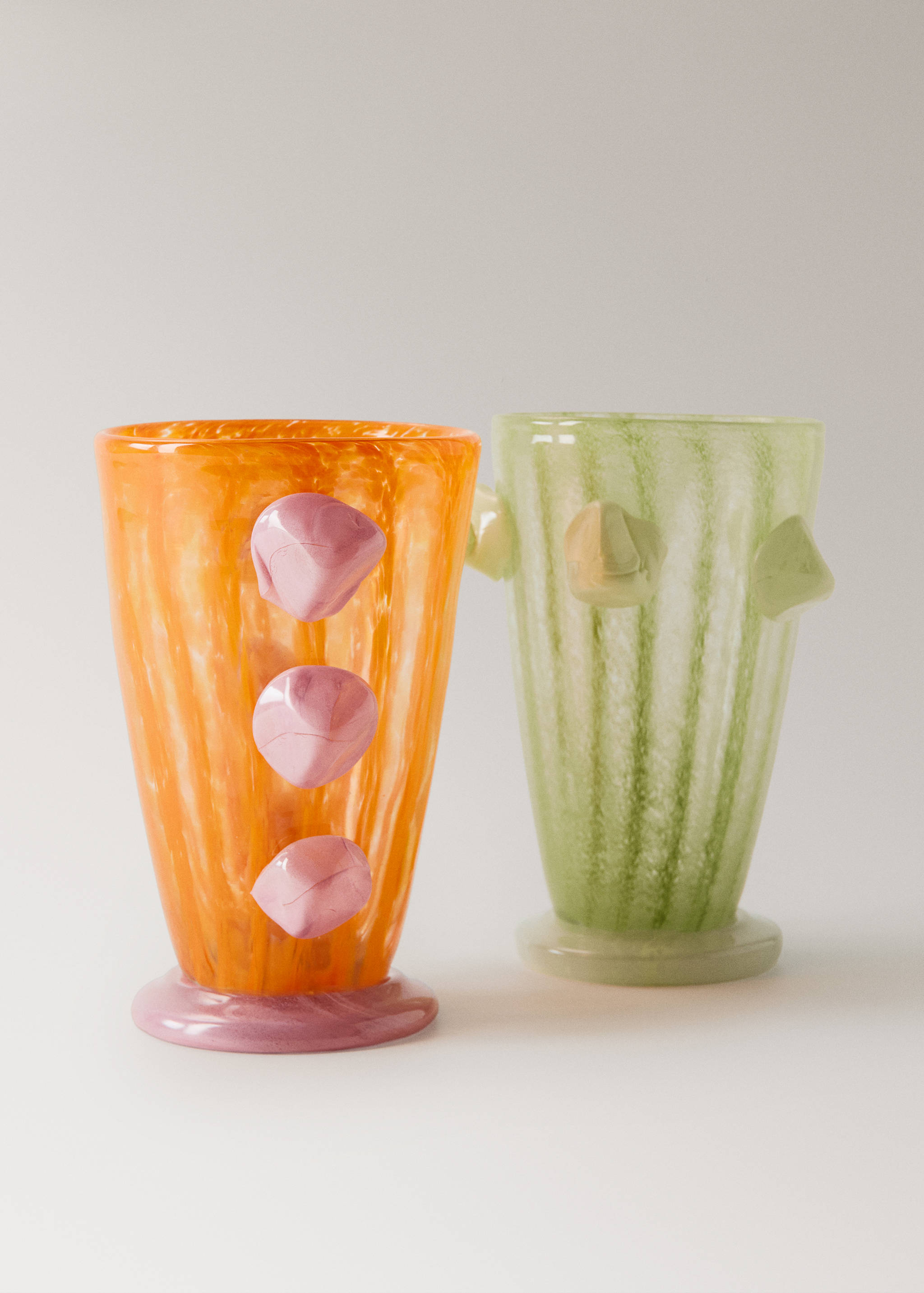 Blown glass vase, coloured - Details of the article 3