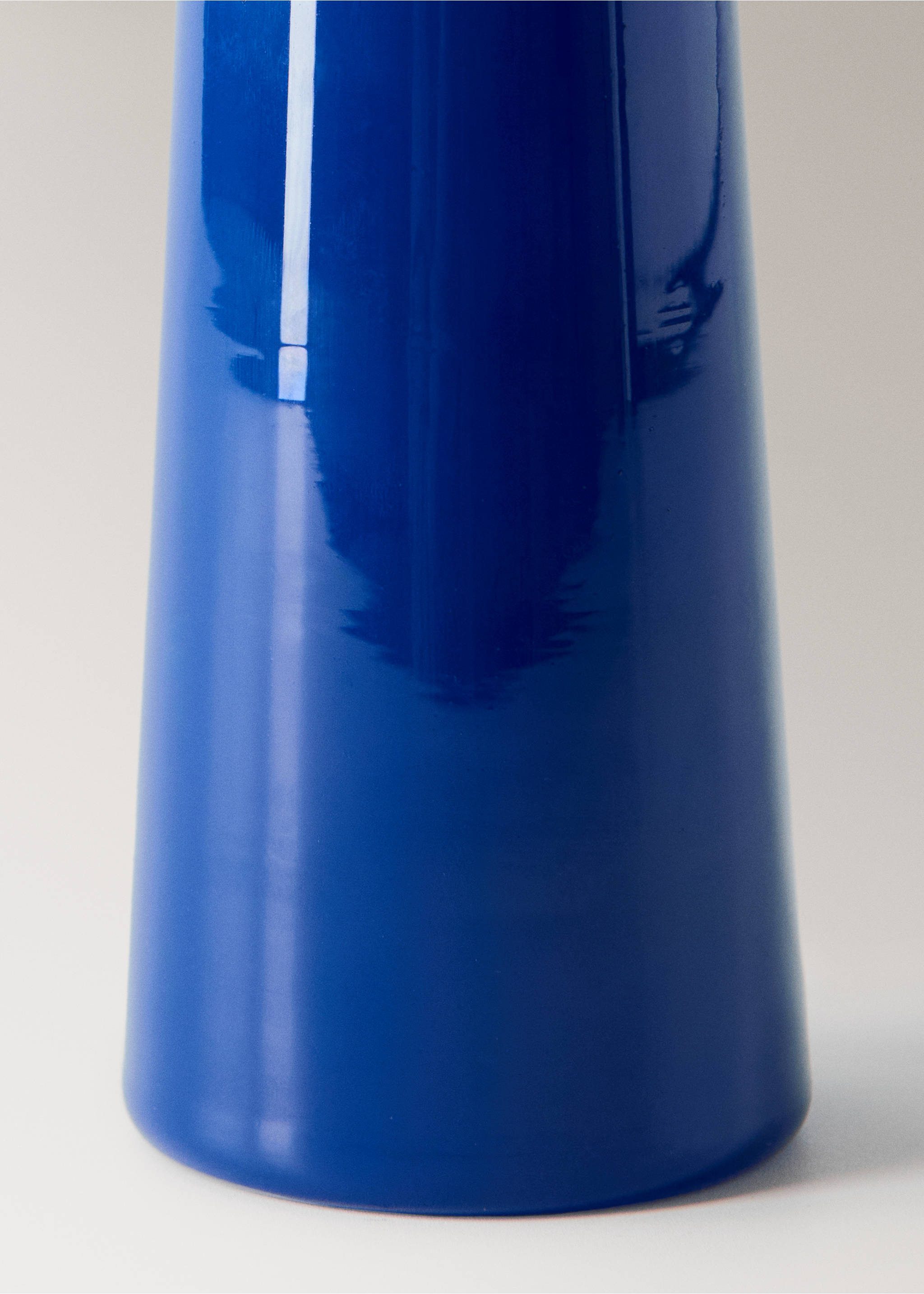 Tall glass vase - Details of the article 2, Blue. Ref: 27003313-00.