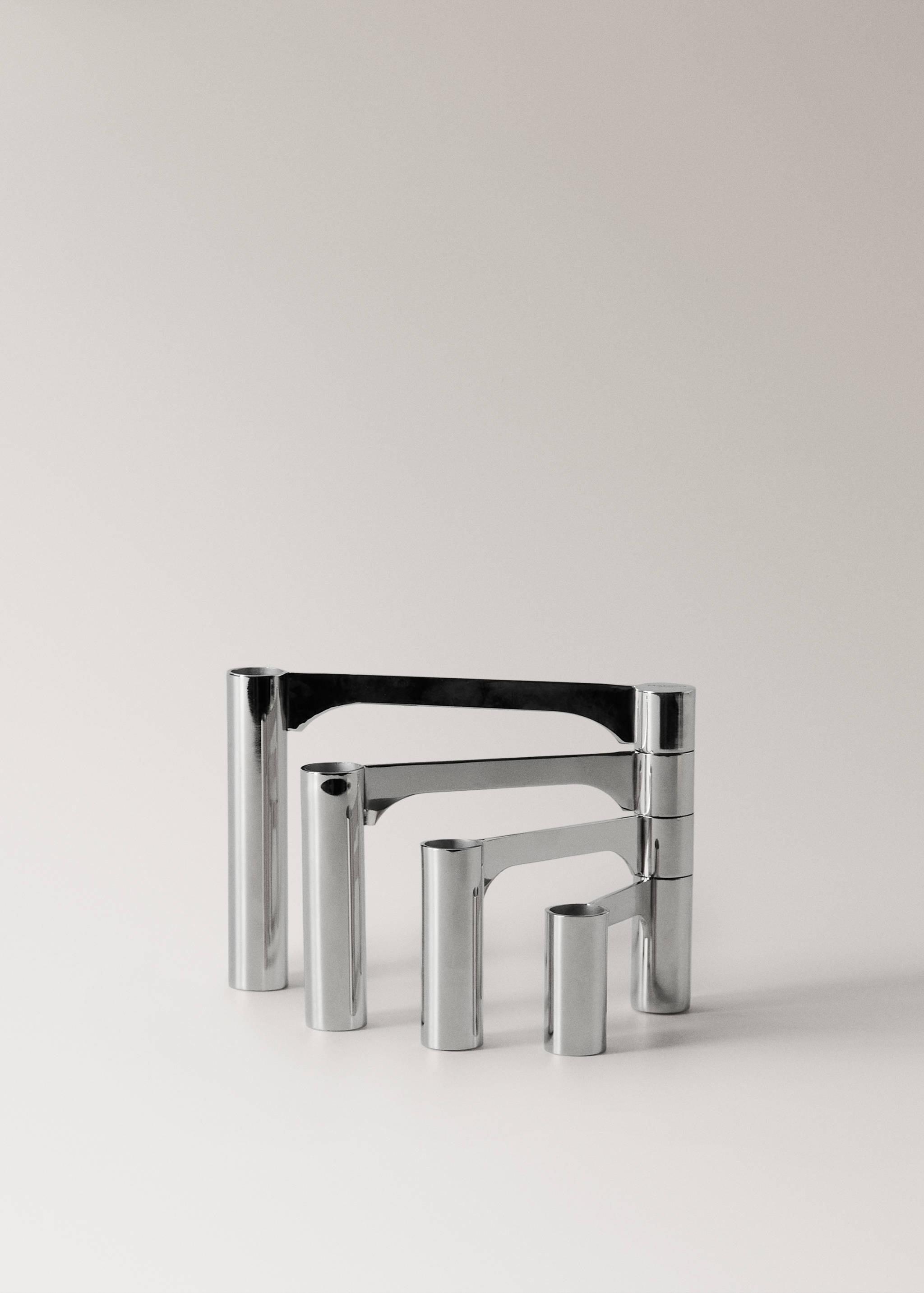 Multiple aluminium candelabrum - Article without model