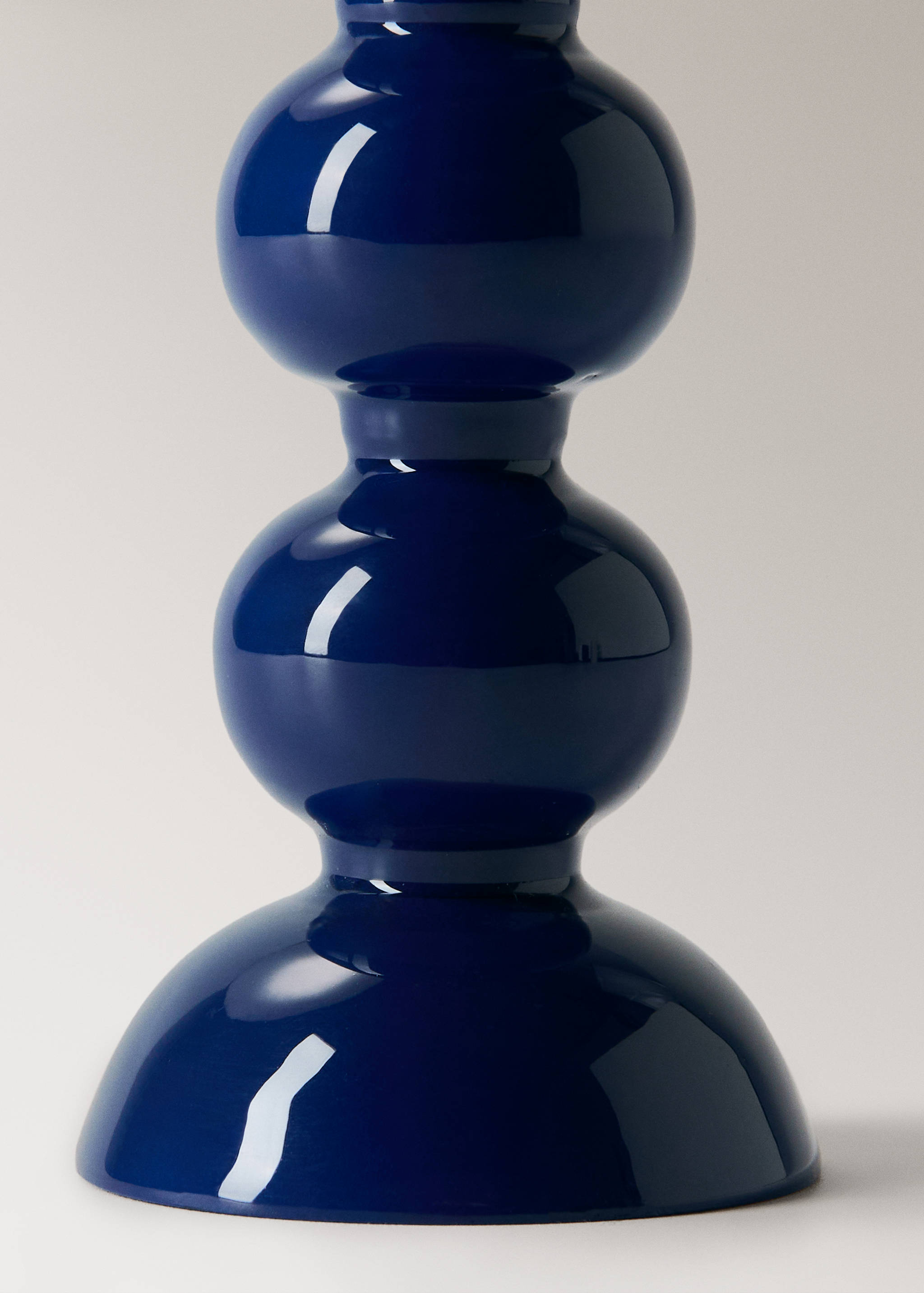 Vysoký kovový svícen - Detail zboží 2