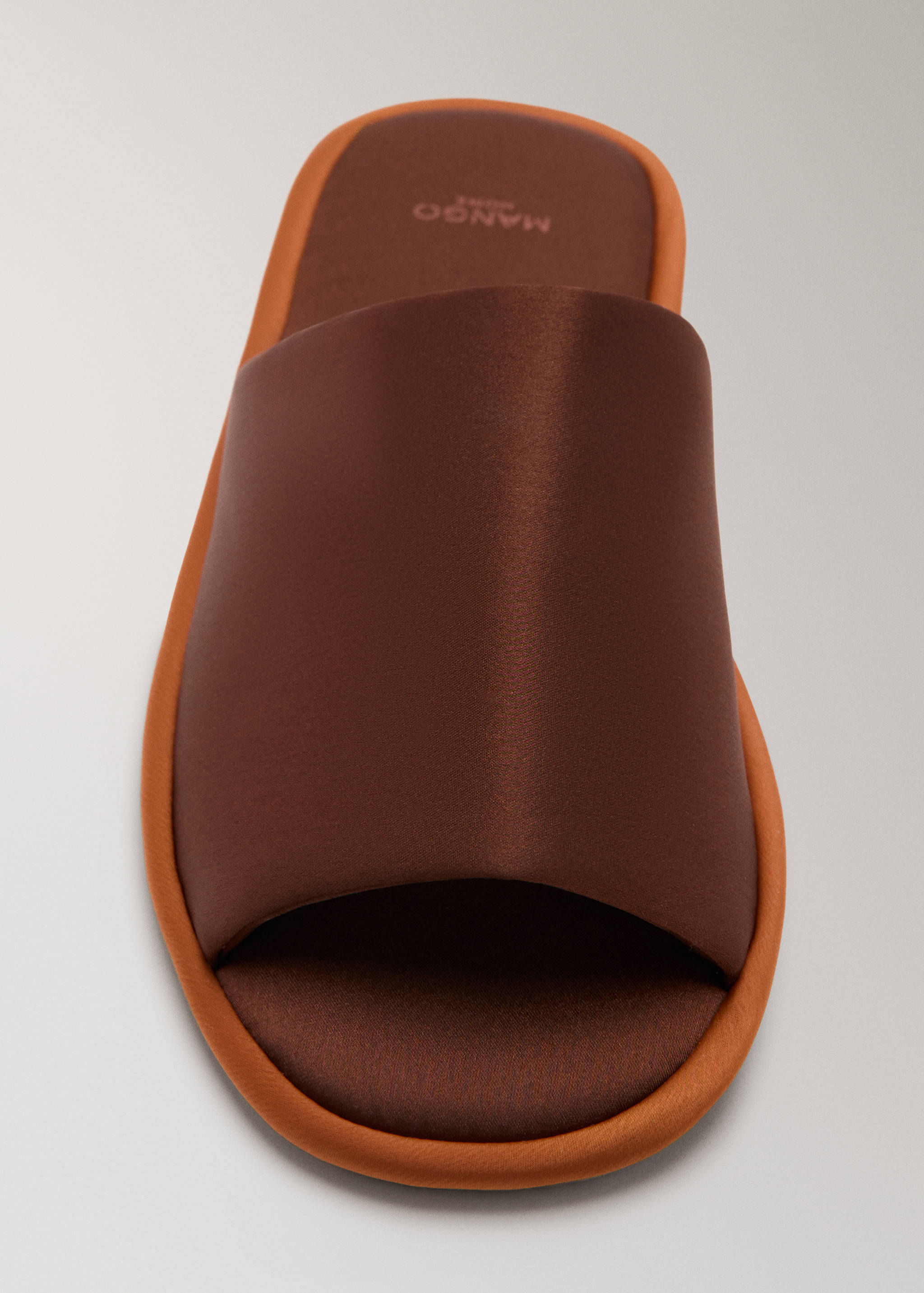 Satin trainers with contrast piping - Details of the article 2