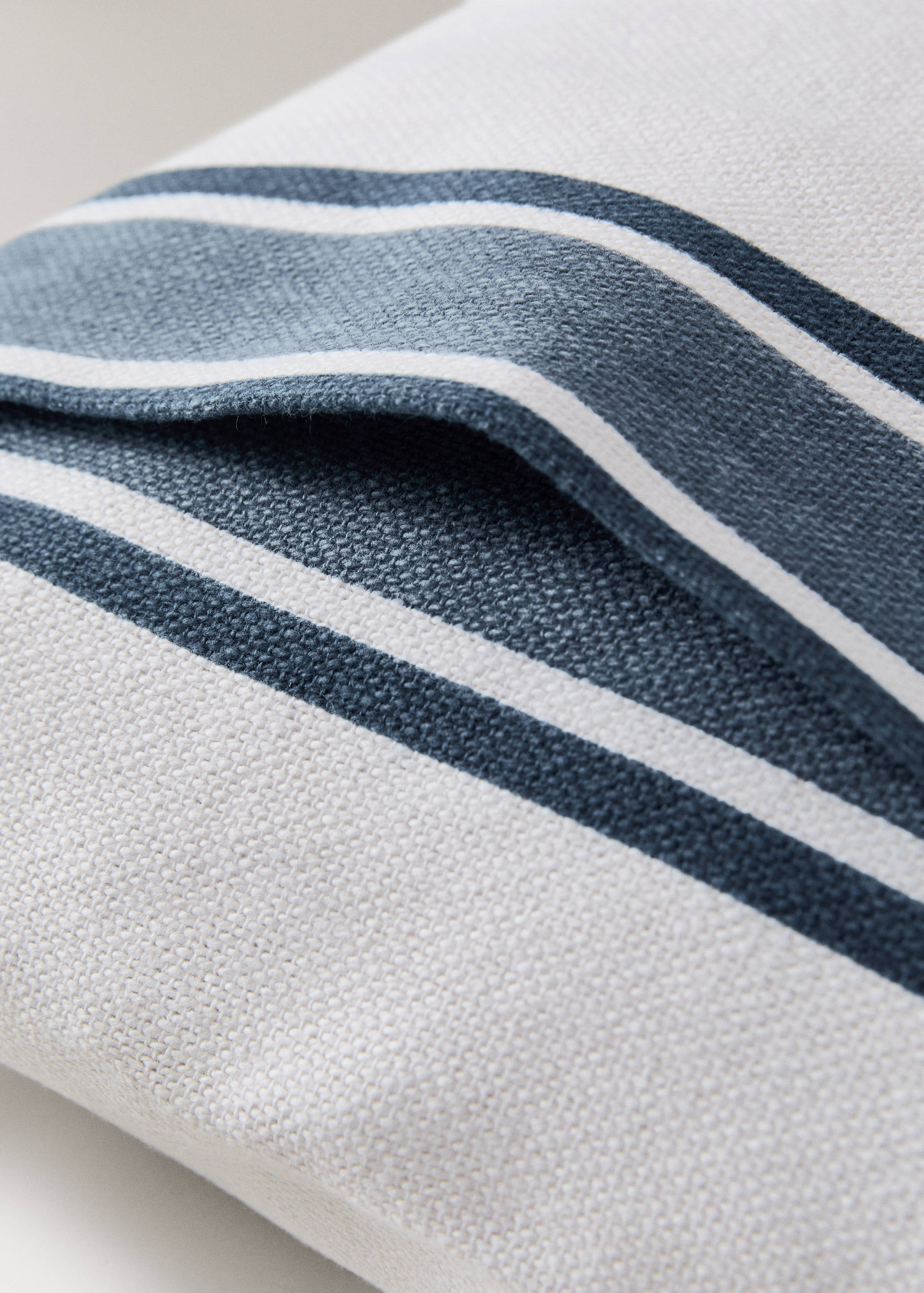 Cotton cushion cover with two-tone stripes 30x50 cm - Details of the article 2