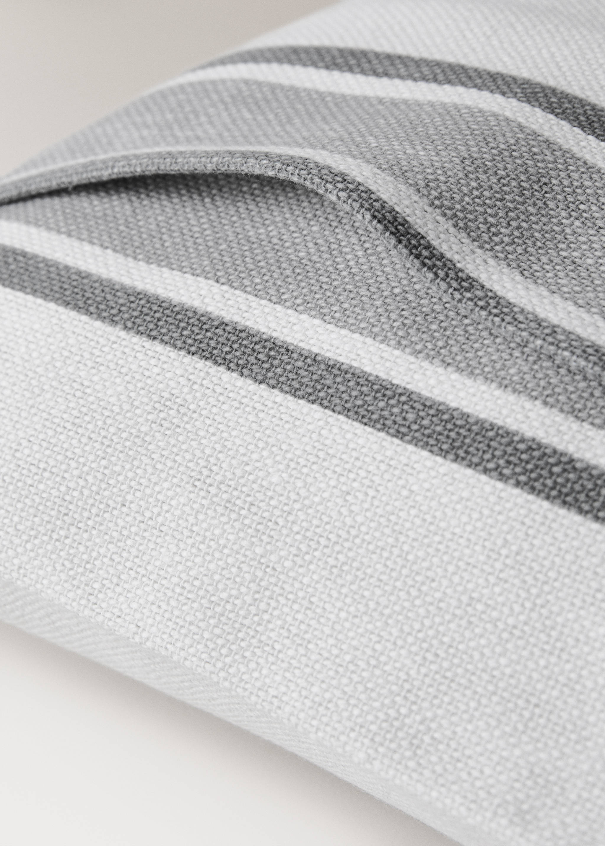 Cotton cushion cover with two-tone stripes 30x50 cm - Details of the article 2