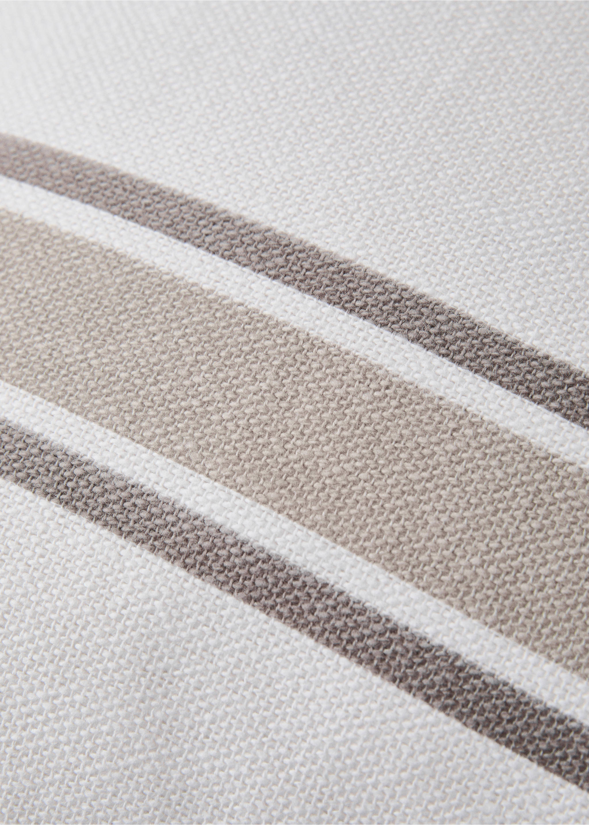 Cotton cushion cover with two-tone stripes 45x45 cm - Details of the article 3, Sand. Ref: 27003326-00.