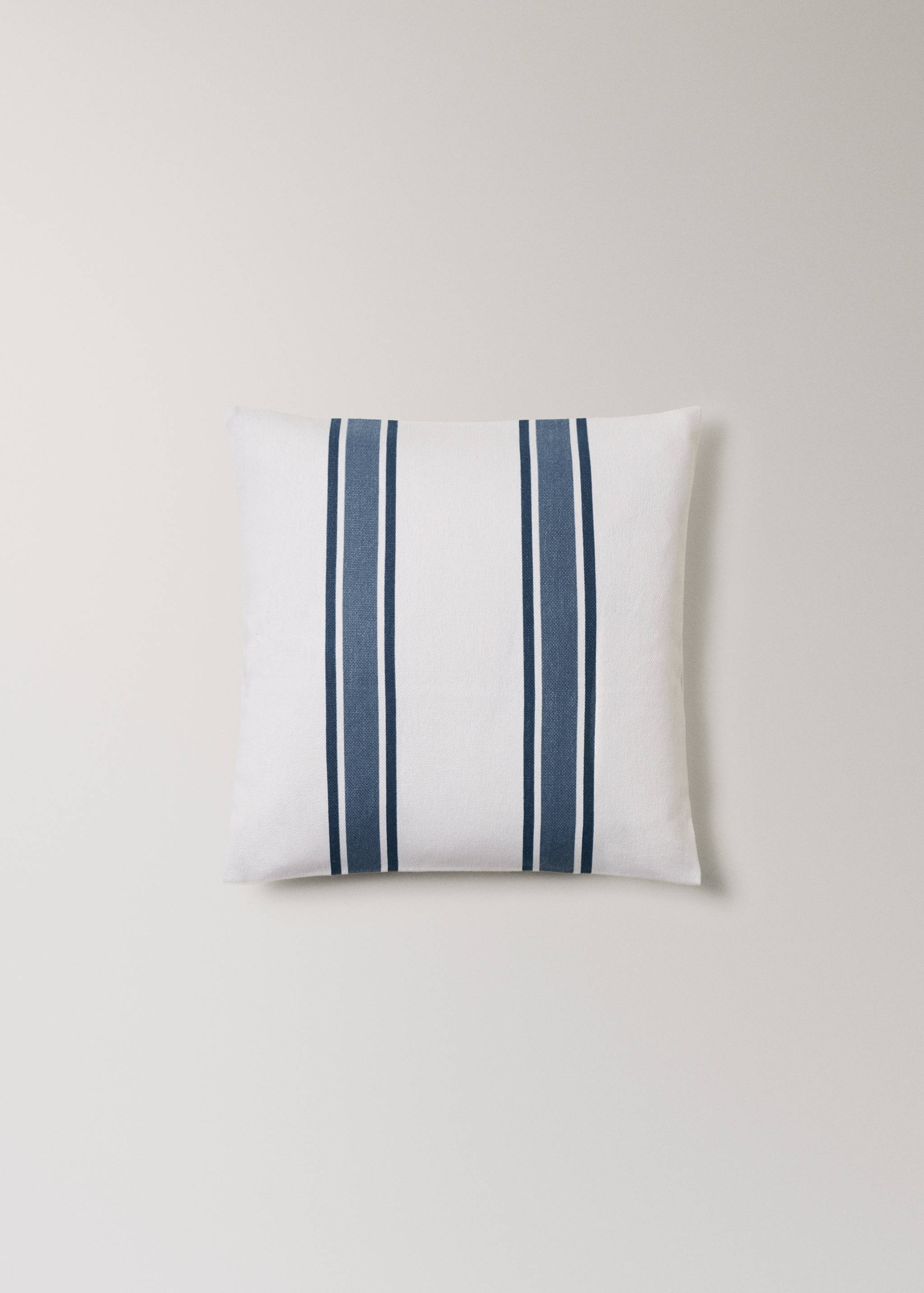 Cotton cushion cover with two-tone stripes 45x45 cm - Article without model