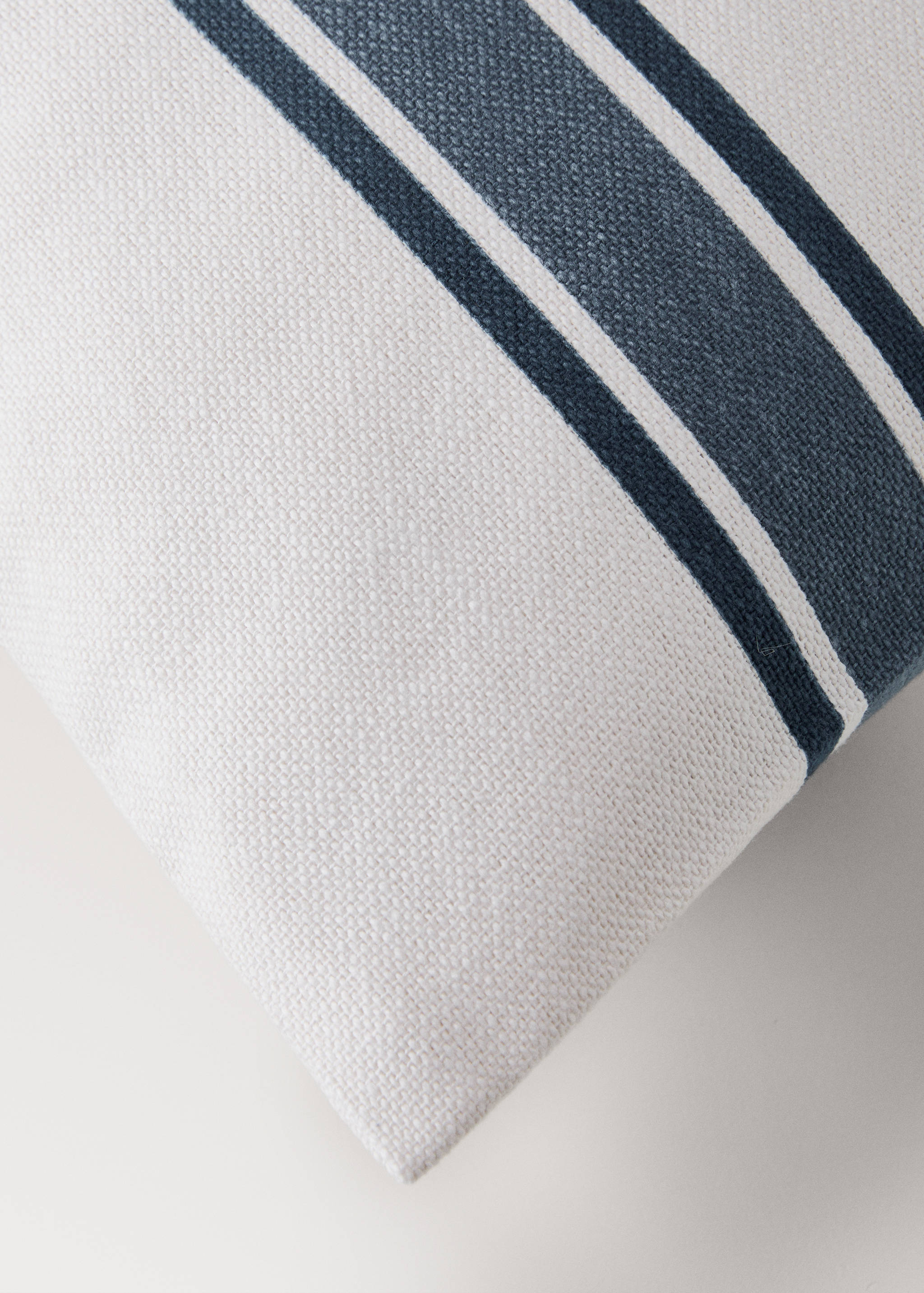 Cotton cushion cover with two-tone stripes 45x45 cm - Details of the article 1