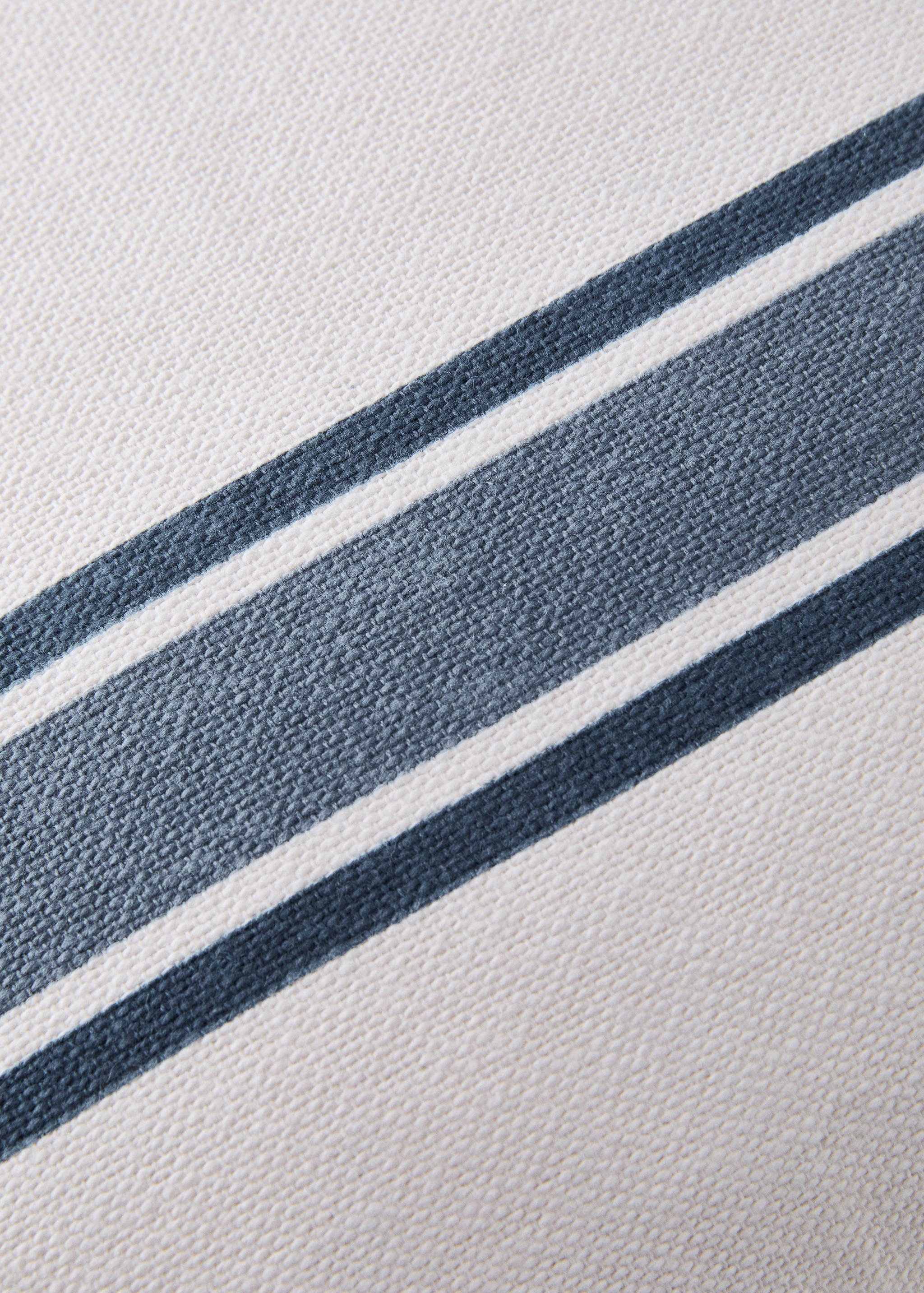 Cotton cushion cover with two-tone stripes 45x45 cm - Details of the article 3