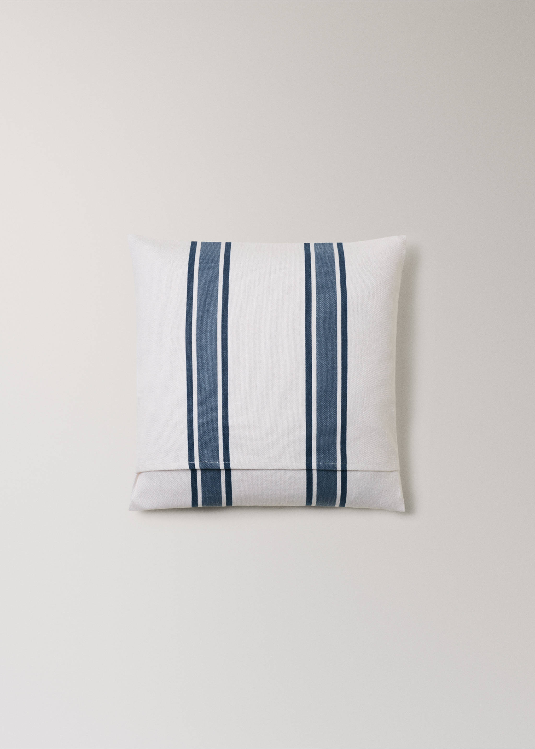 Cotton cushion cover with two-tone stripes 45x45 cm - Details of the article 4, Indigo Blue. Ref: 27003326-00.