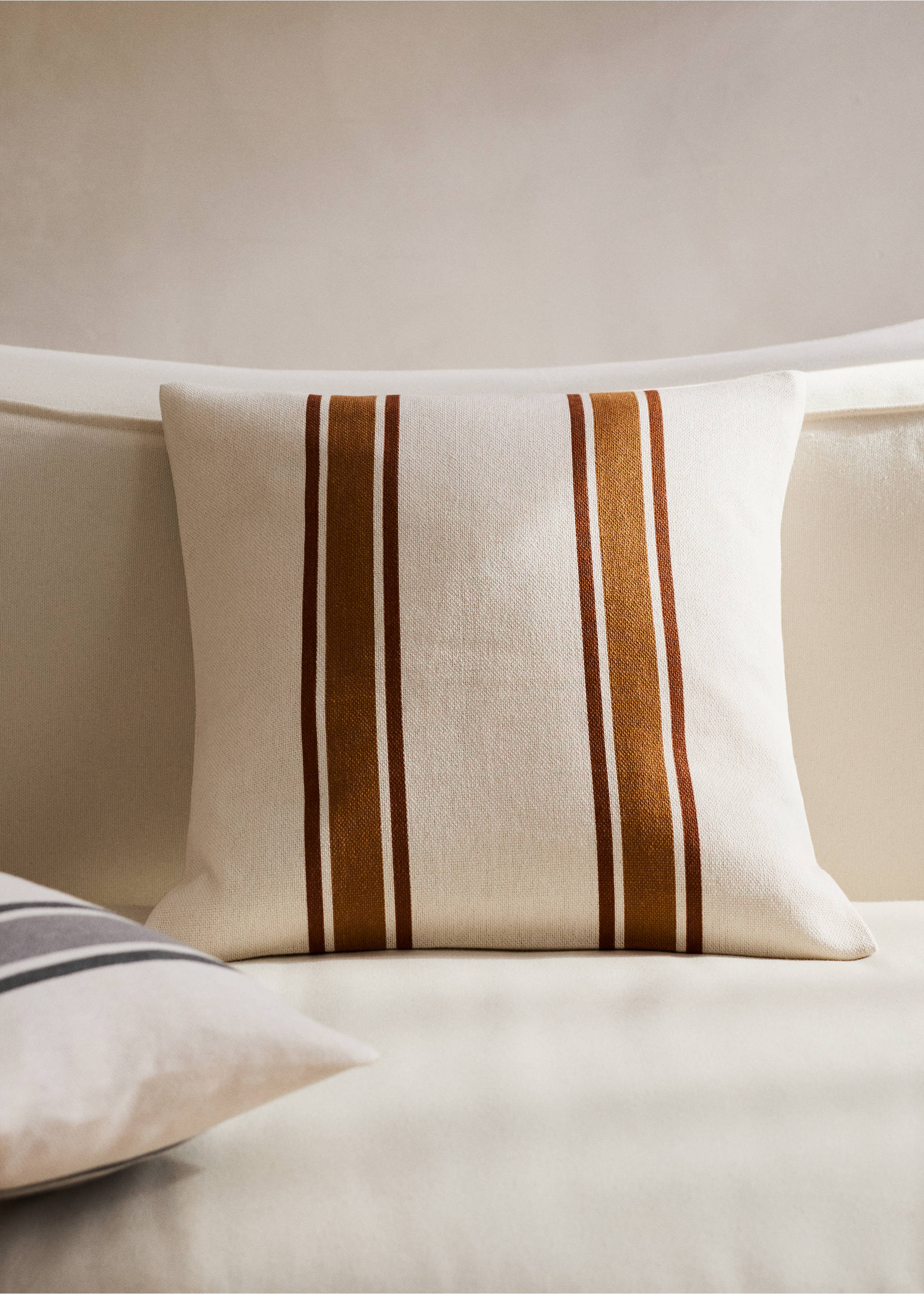 Cotton cushion cover with two-tone stripes 45x45 cm - General plane, Russet. Ref: 27003326-00.