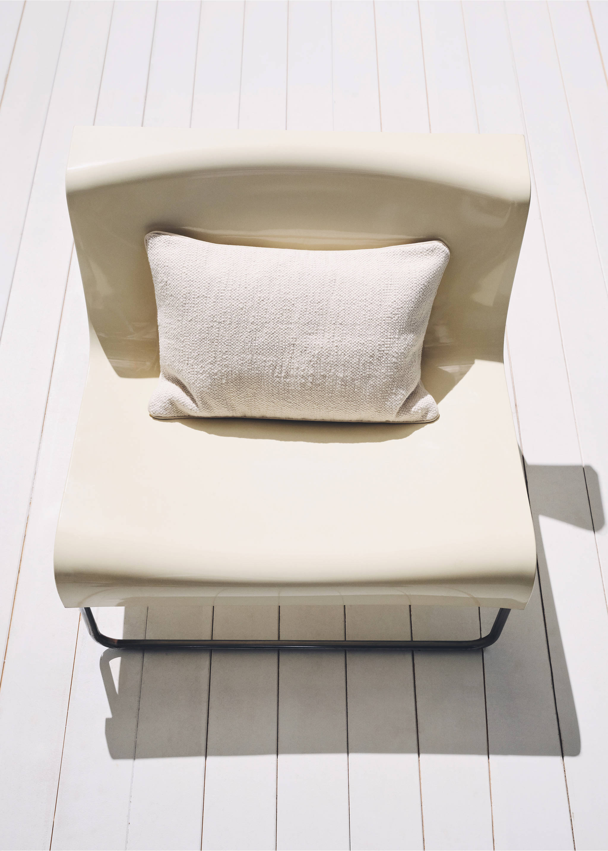 Cotton cushion cover with textured finish and trim 16x24 inches - Details of the article 5, Ecru. Ref: 27003327-00.