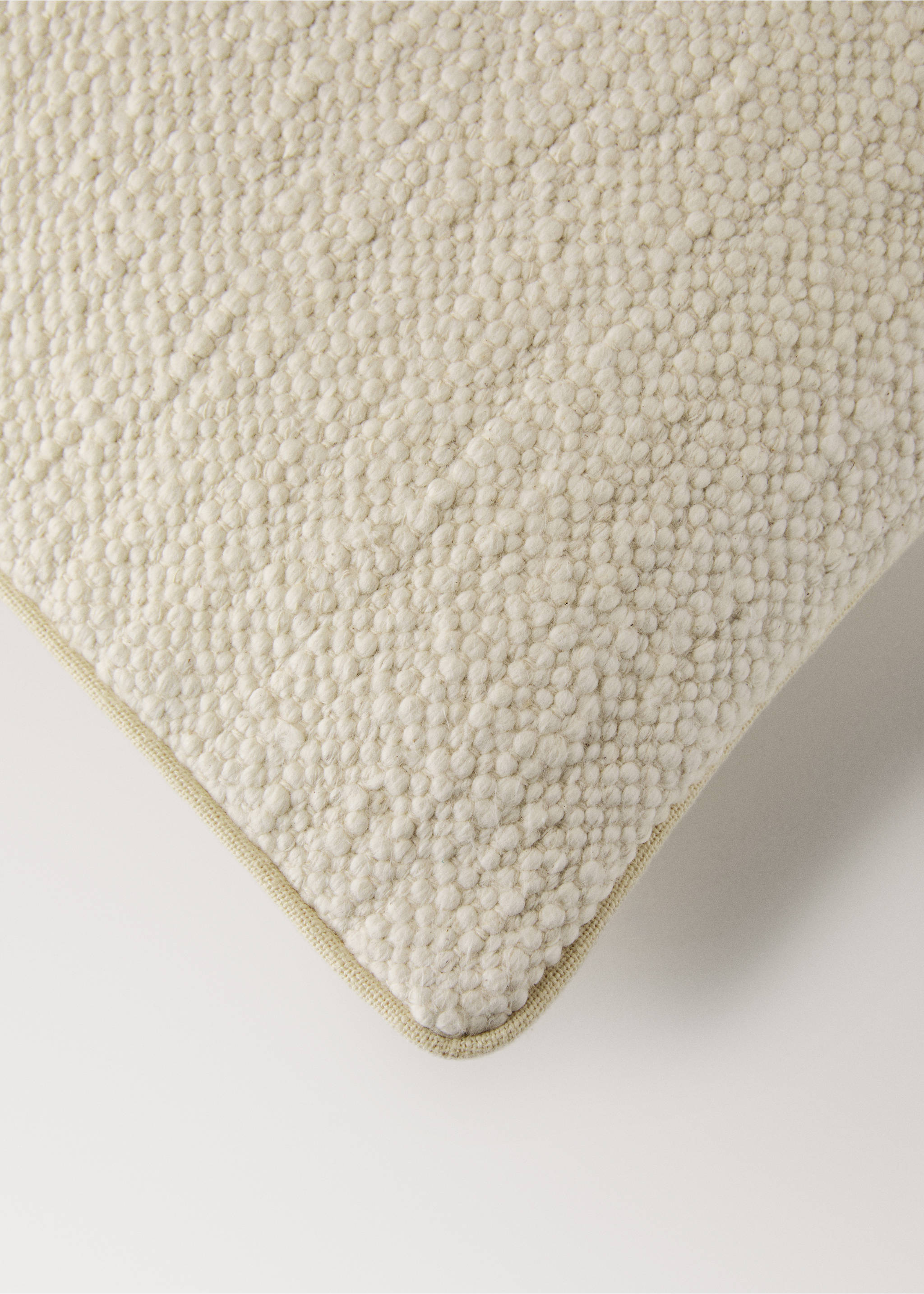 Capa de almofada decorativa de algodão com textura e acabamento de debrum 50X50 cm - Pormenor do artigo 1, Cru. Ref: 27003328-00.