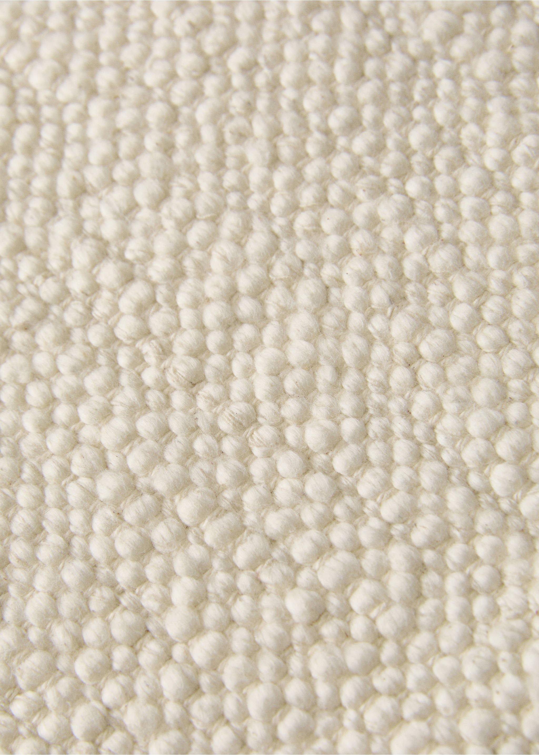 Capa de almofada decorativa de algodão com textura e acabamento de debrum 50X50 cm - Pormenor do artigo 3, Cru. Ref: 27003328-00.