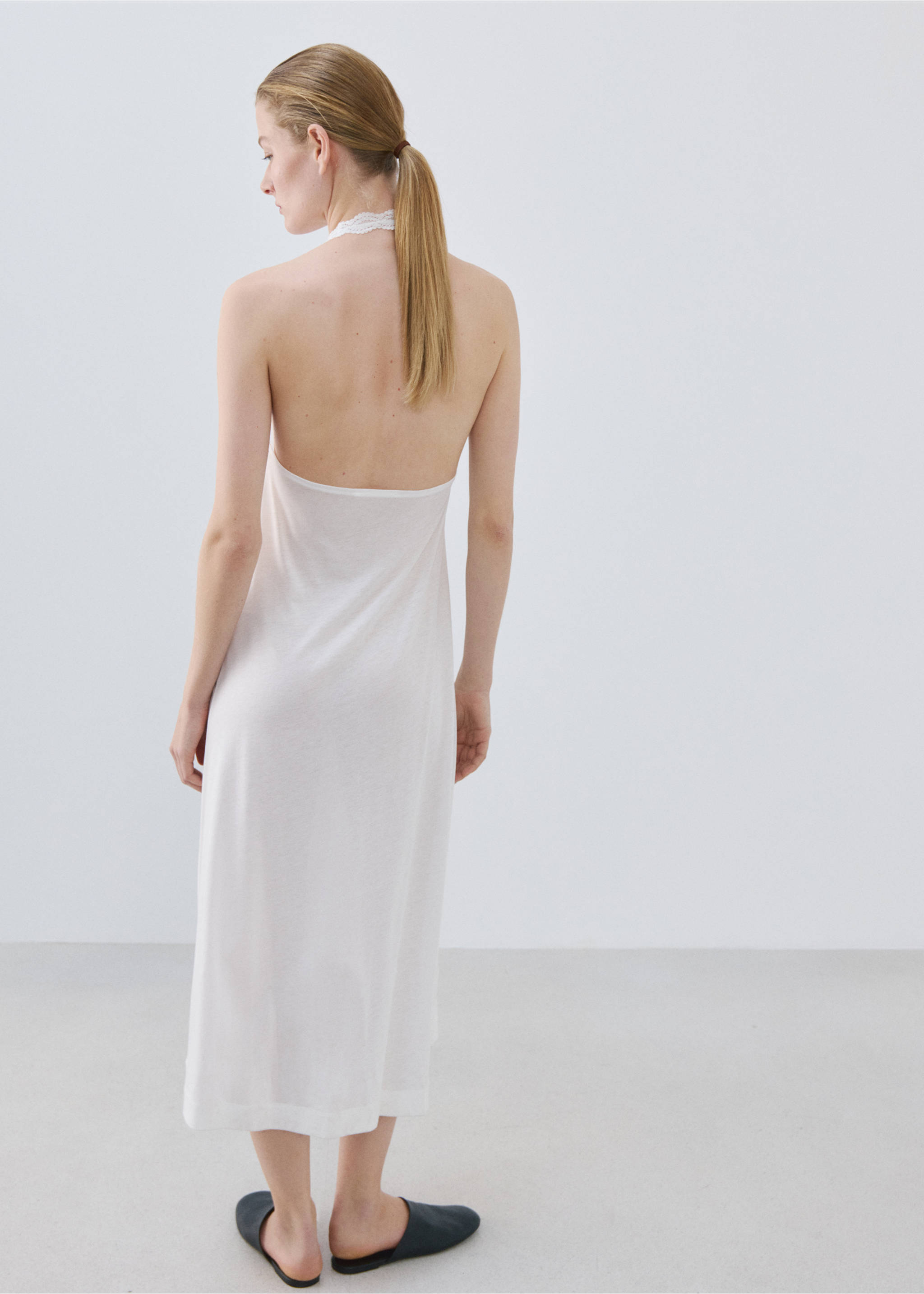 Lace nightdress with back scoop neckline - Reverse of the article, White. Ref: 27003337-00.