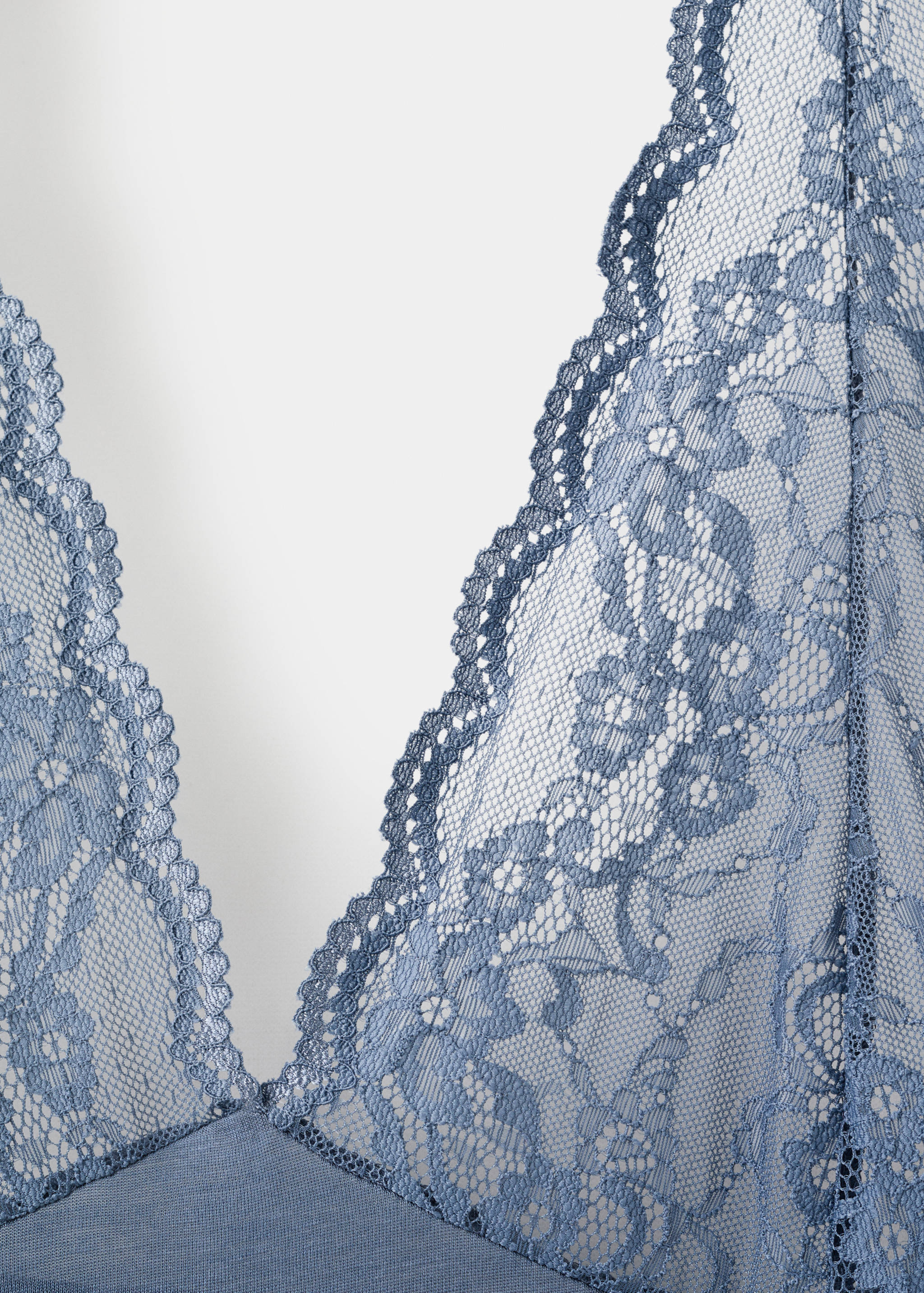 Lace nightdress with back scoop neckline - Details of the article 8