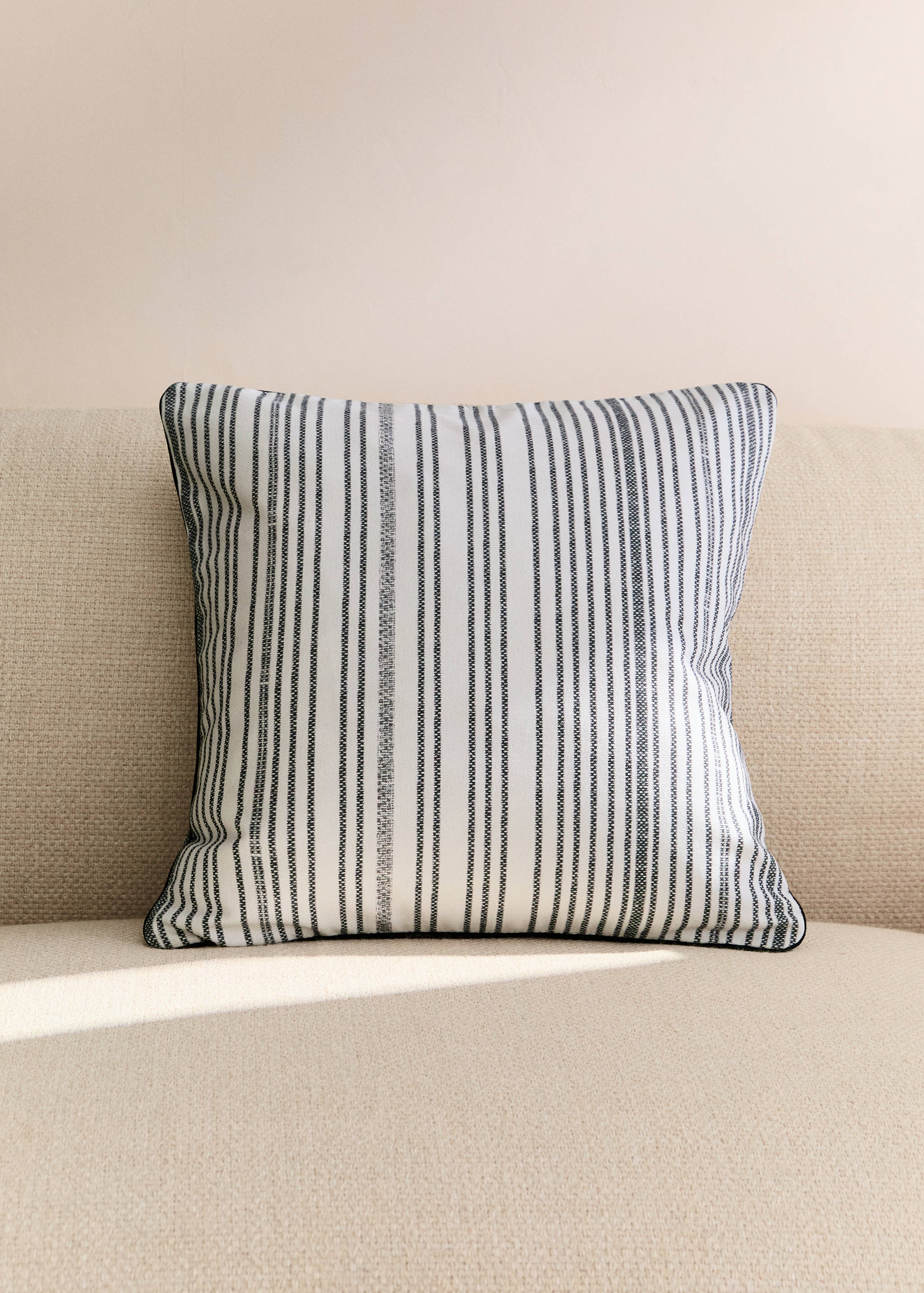 Cushion cover cotton irregular stripes 45x45cm - General plane