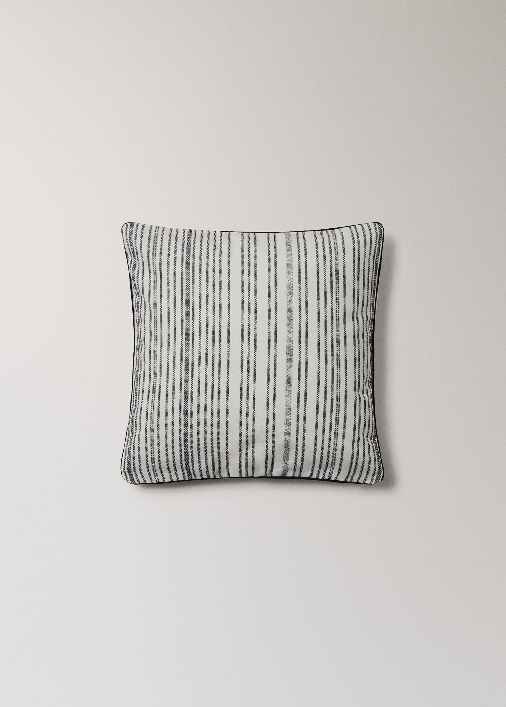 Cushion cover cotton irregular stripes 45x45cm - Article without model