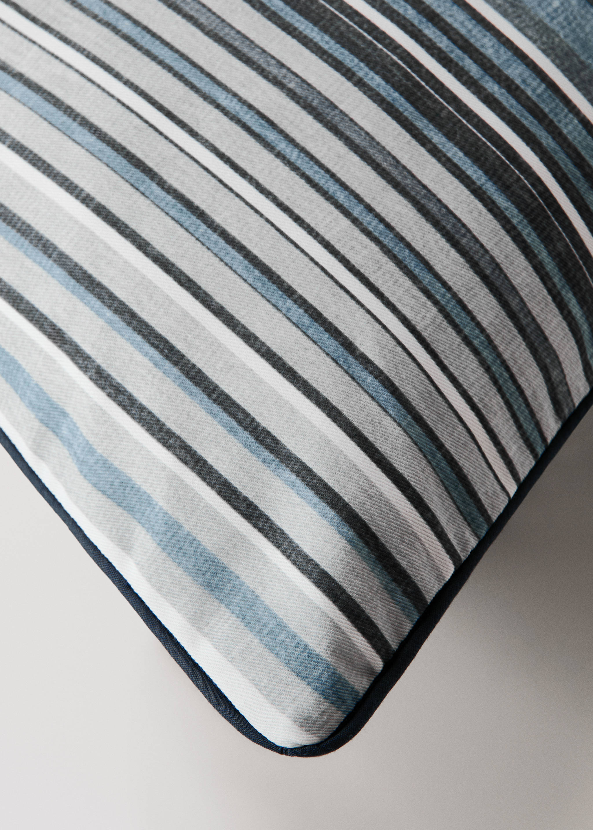 Cotton striped cushion cover 40x60 cm - Details of the article 1