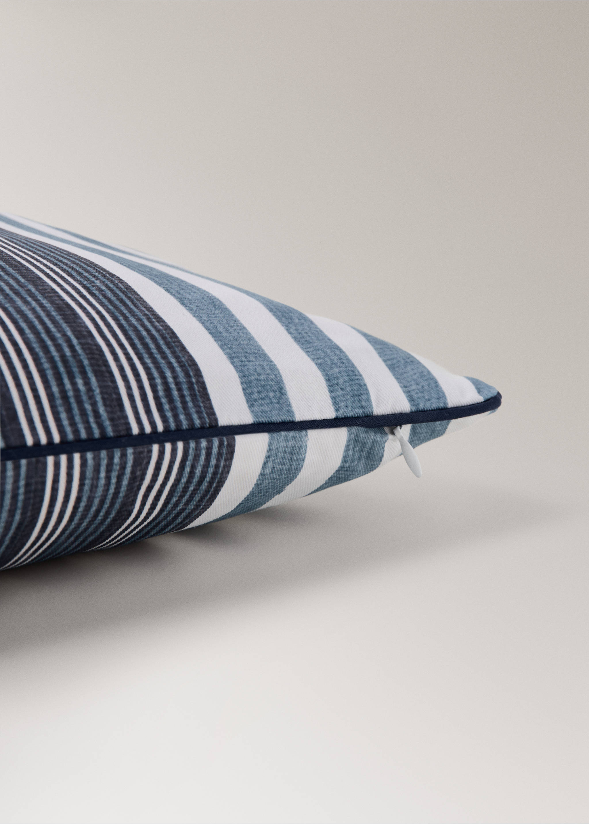 Cotton striped cushion cover 30x50 cm - Details of the article 2, Indigo Blue. Ref: 27003352-00.