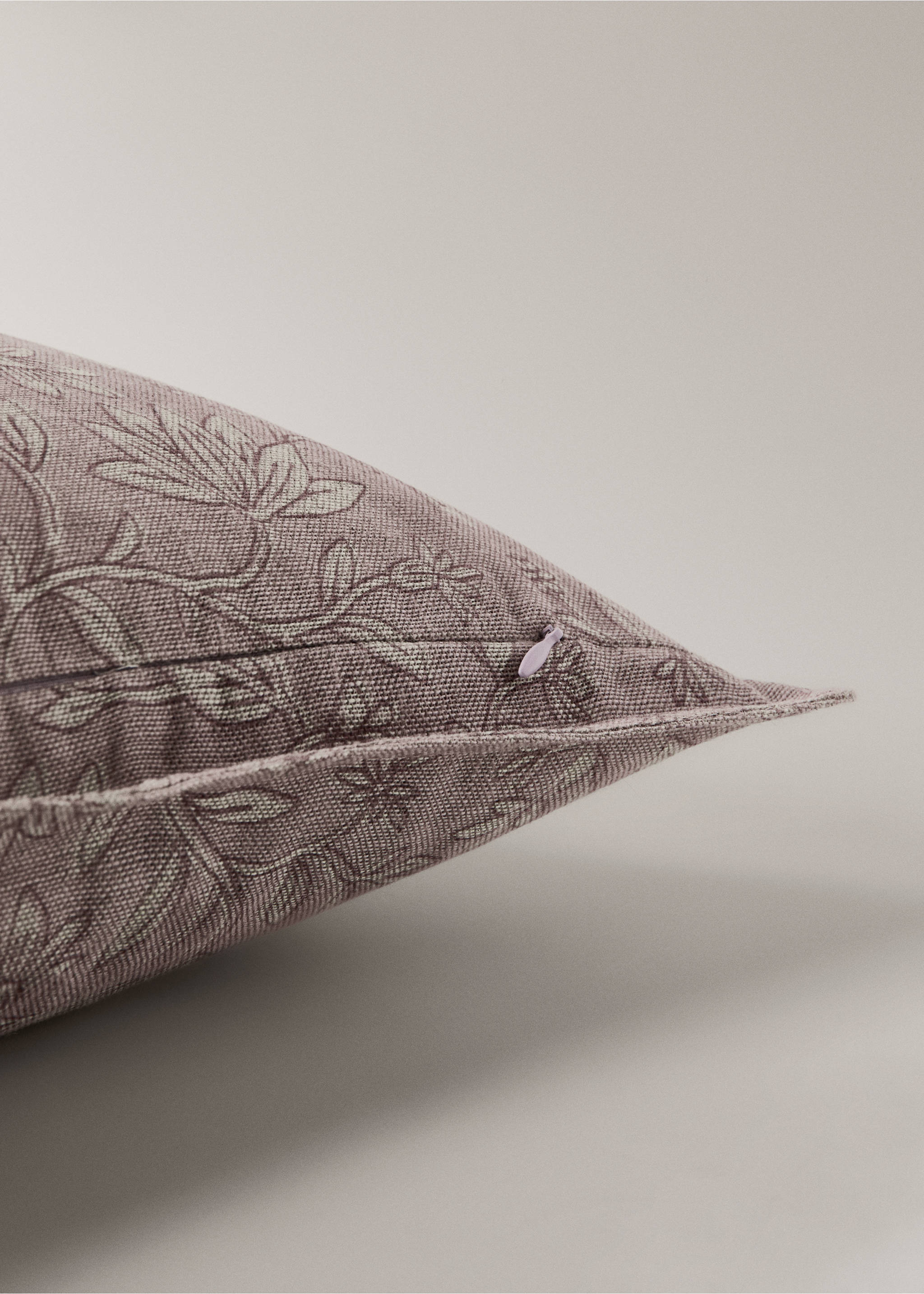 Block print cotton linen cushion cover 50x50 cm - Details of the article 2, Lilac. Ref: 27003353-00.