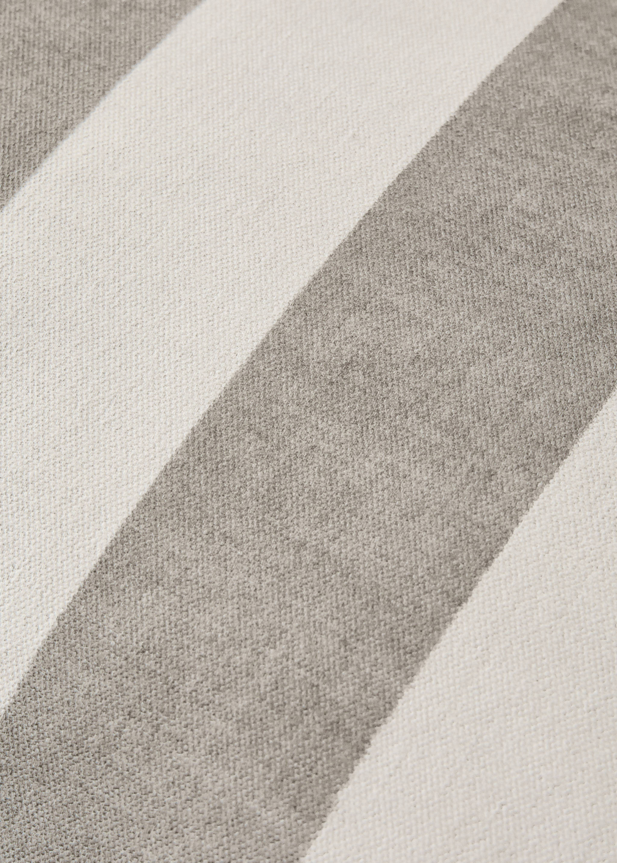 Cotton cushion cover with thick stripes and overlock stitching 40x60 cm - Details of the article 3