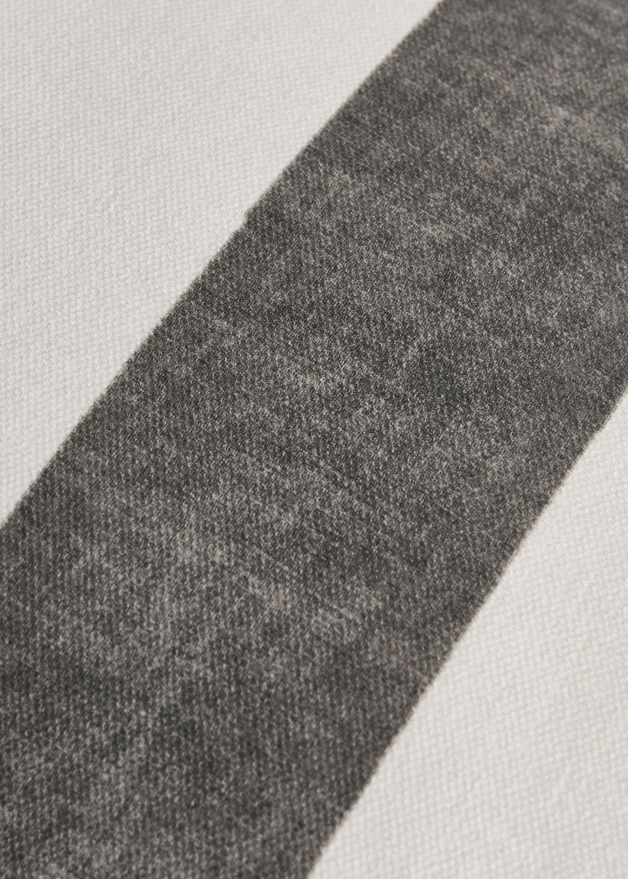 Cotton cushion cover with thick stripes and overlock stitching 40x60 cm - Details of the article 3