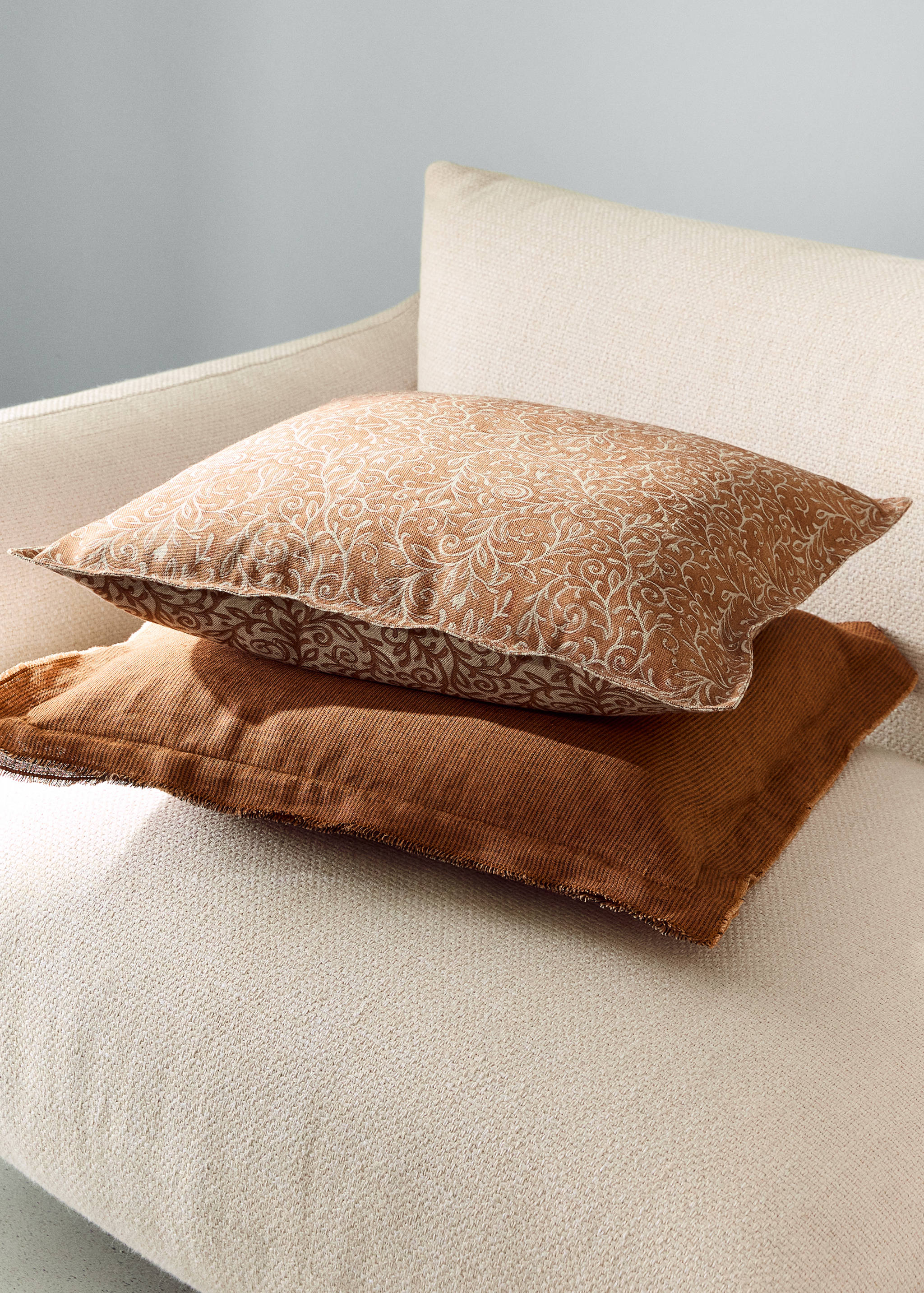 Linen cotton cushion cover with leaf pattern 50x50cm - General plane