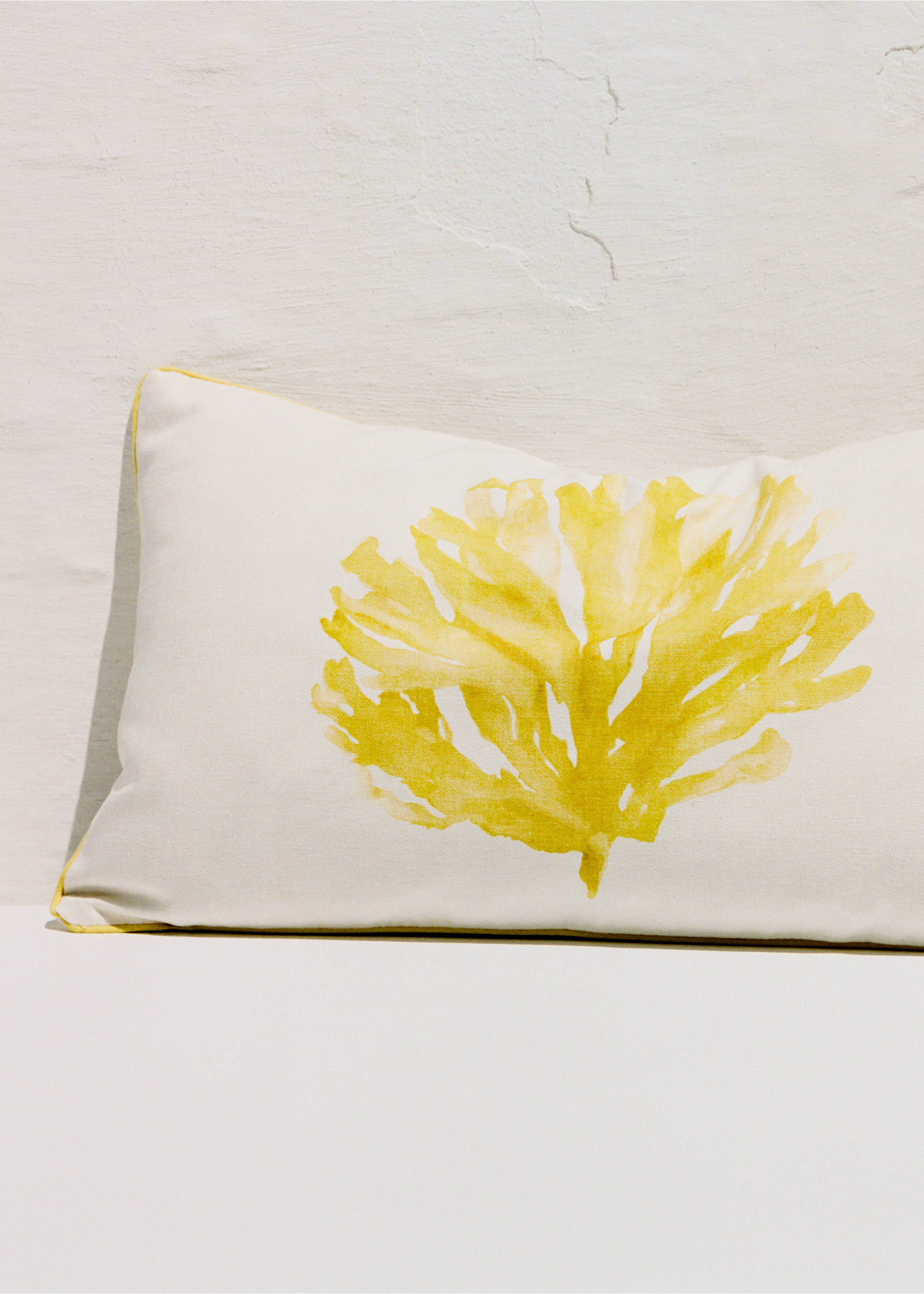 Coral print cotton cushion cover 30x50 cm - Details of the article 5, Yellow. Ref: 27003362-00.