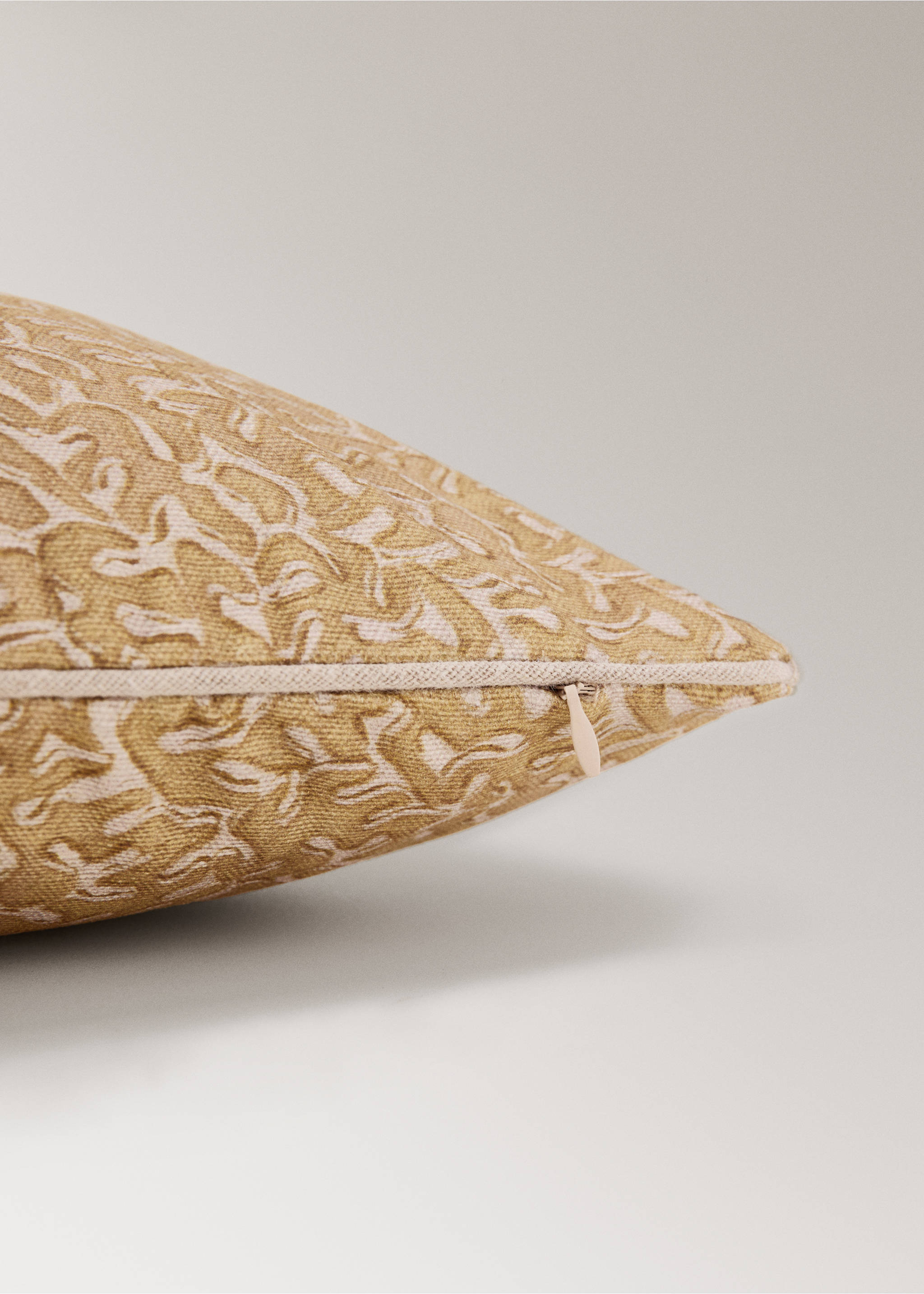 Natural printed cotton cushion cover 30x50cm - Details of the article 2, Mustard. Ref: 27003368-00.