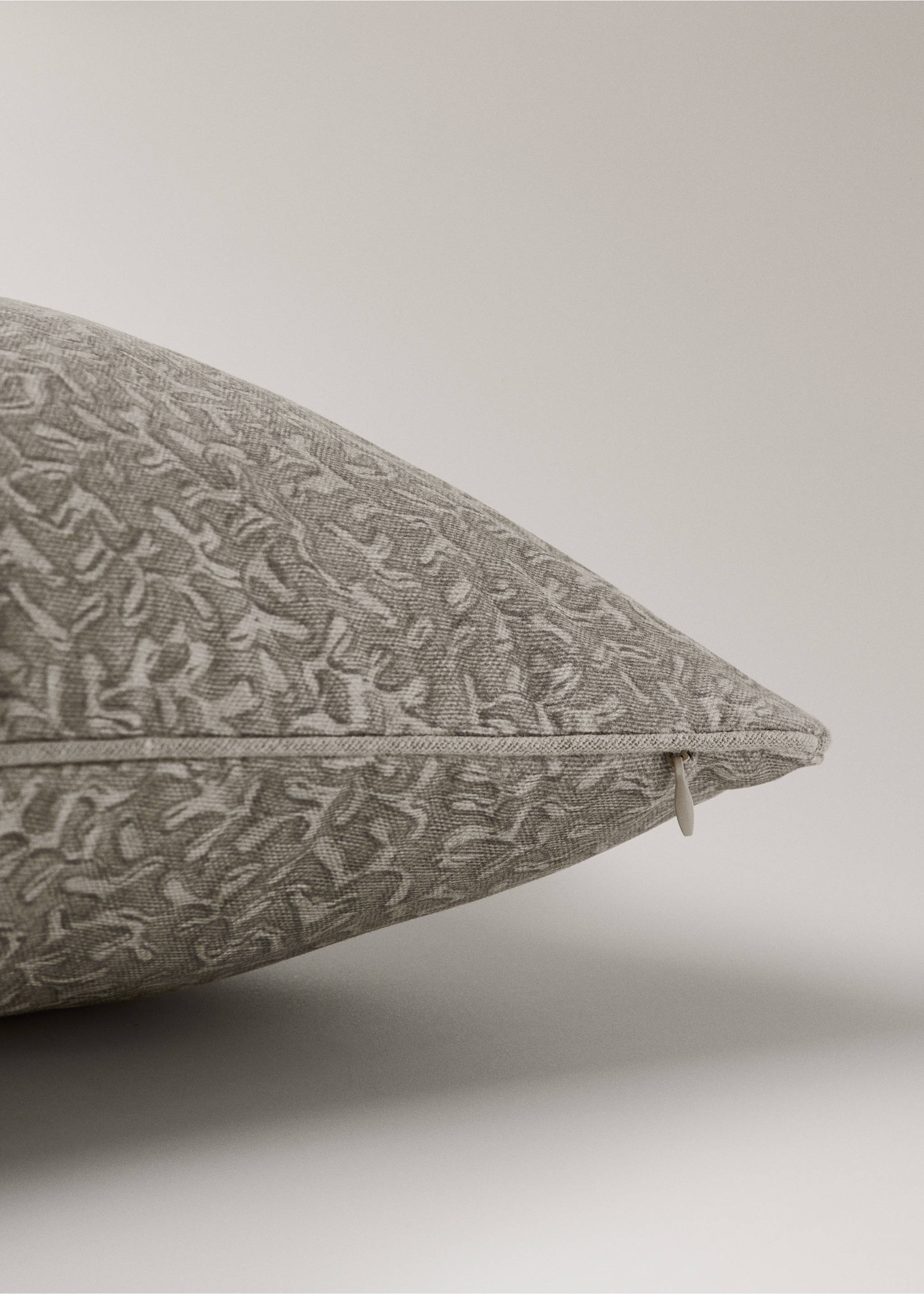 Natural printed cotton cushion cover 50x50 cm - Details of the article 2, Grey. Ref: 27003369-00.