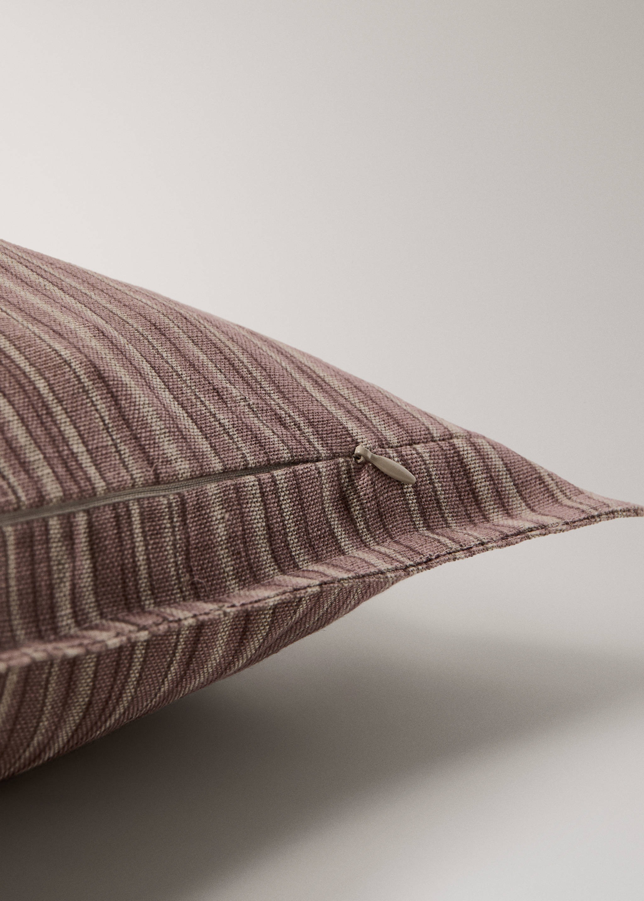 Linen cotton cushion cover with fine stripe 40x60cm - Details of the article 2
