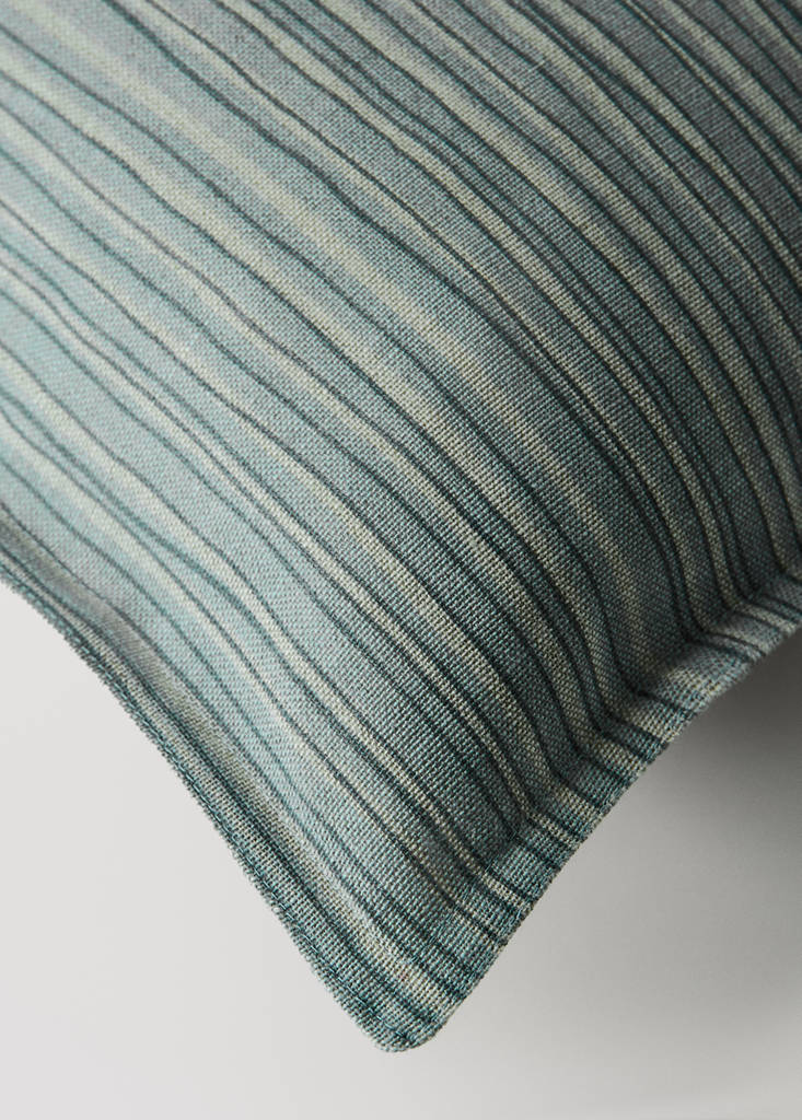 Fine striped cotton linen cushion cover 40x60 cm — Blue