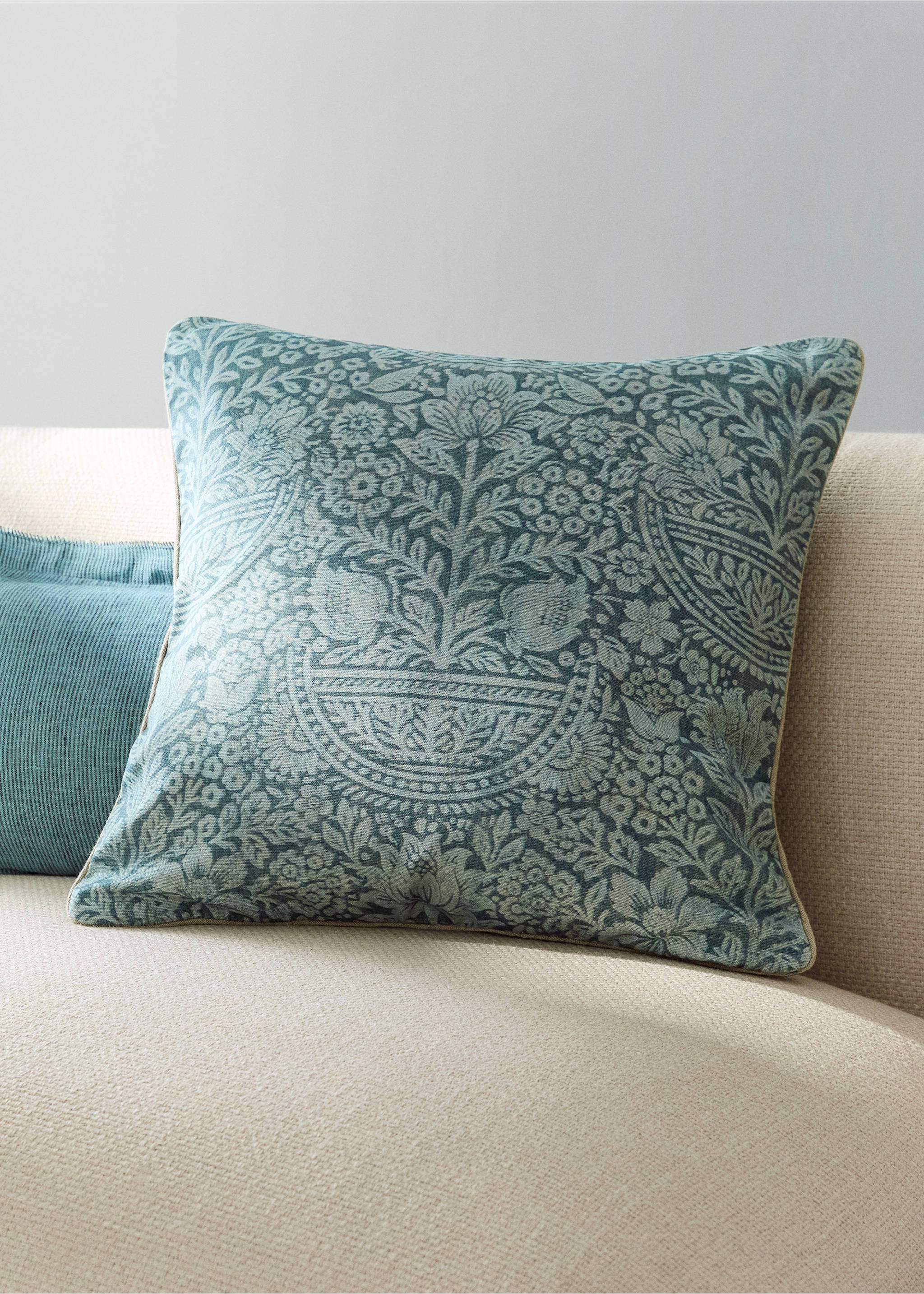 Floral cotton cushion cover 50x50 cm - General plane, Blue. Ref: 27003373-00.