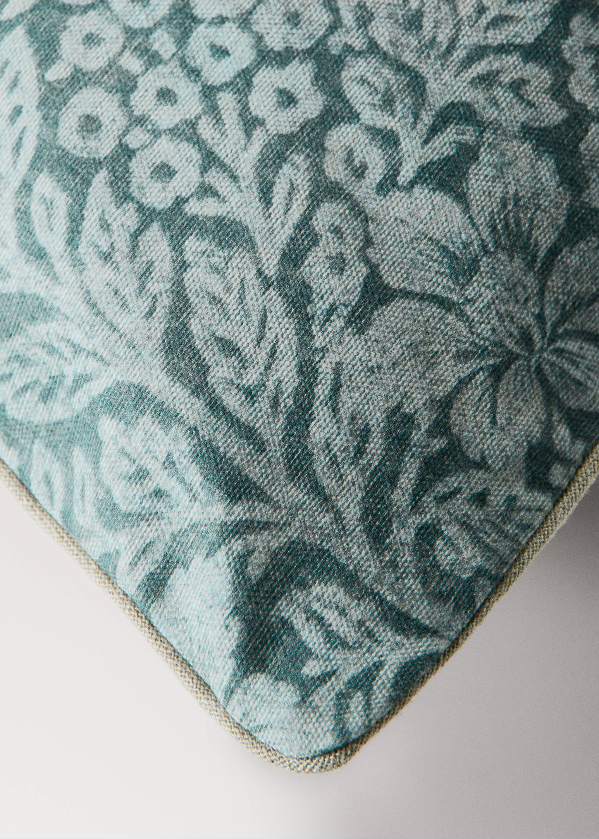 Floral cotton cushion cover 50x50 cm - Details of the article 1, Blue. Ref: 27003373-00.