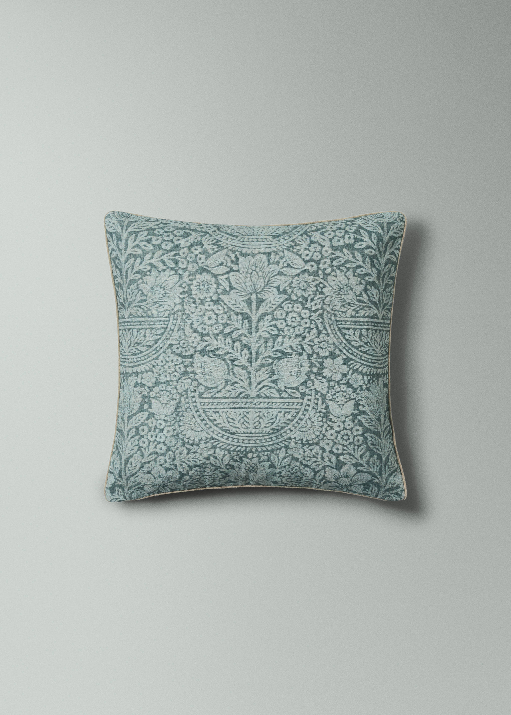 Floral cotton cushion cover 50x50 cm - Medium plane