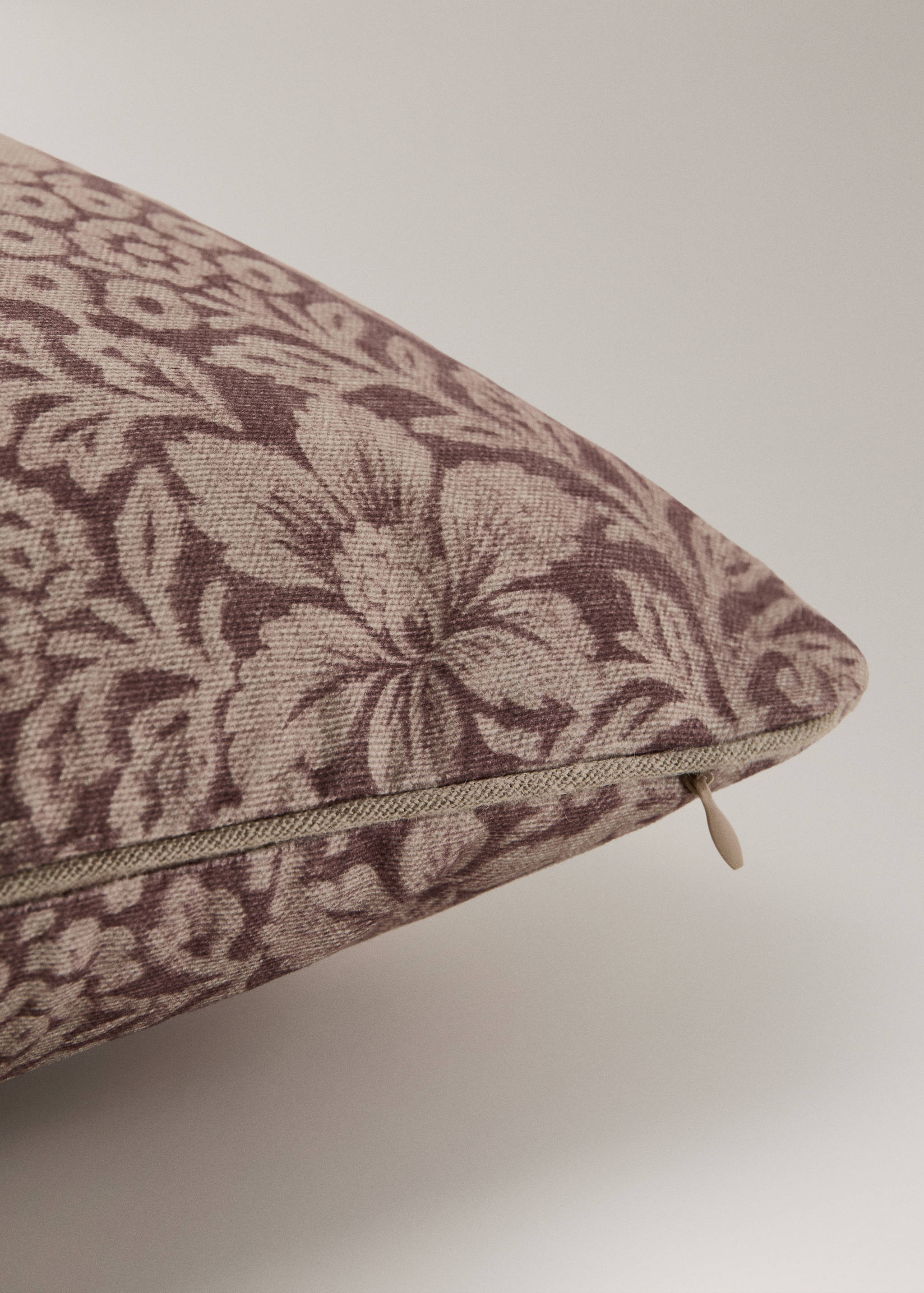 Floral cotton cushion cover 50x50 cm - Details of the article 2