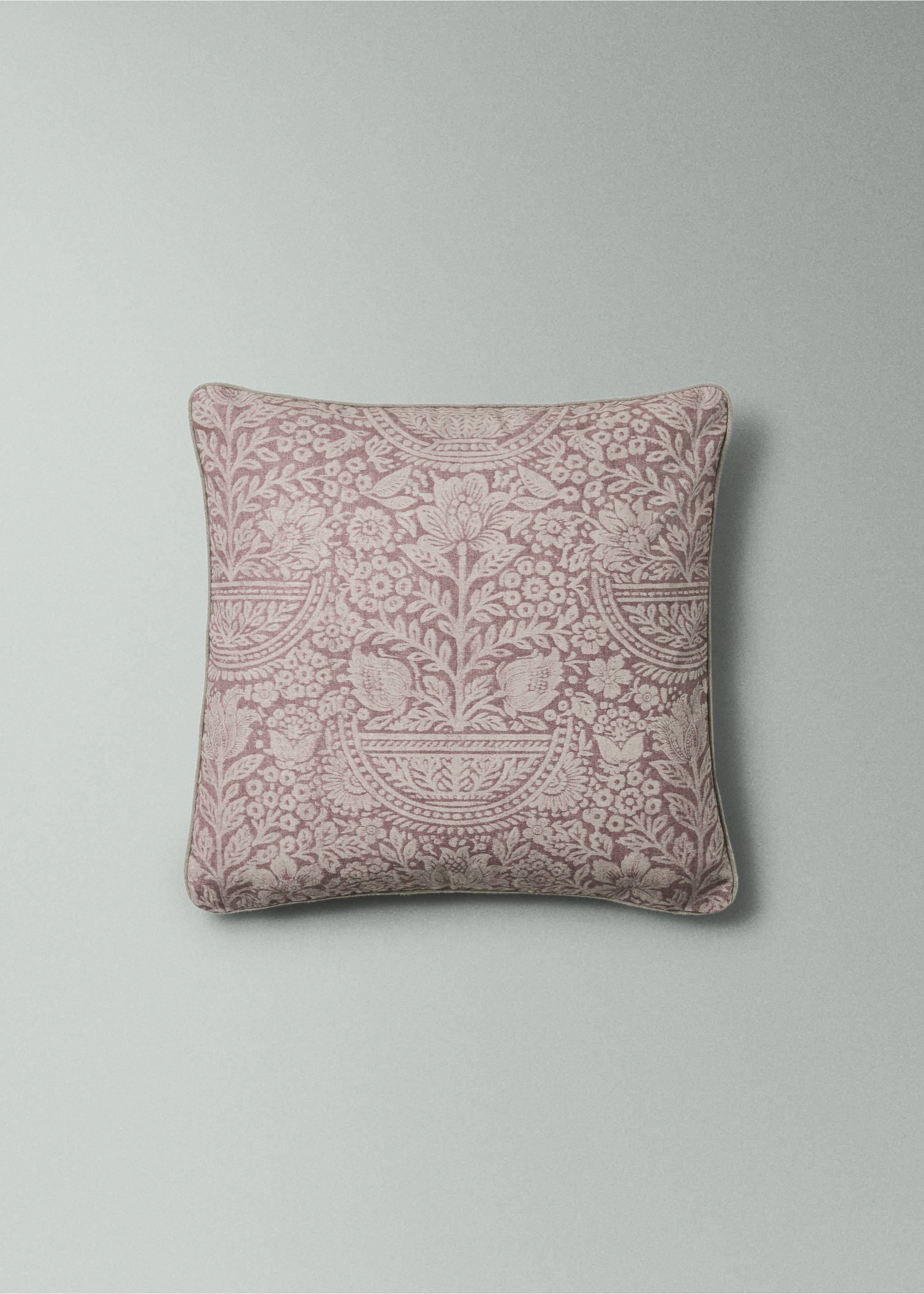 Bavlněný povlak na polštářek s květy 50x50cm - Náhled ve středové rovině, Růžový muškát. Ref: 27003373-00.