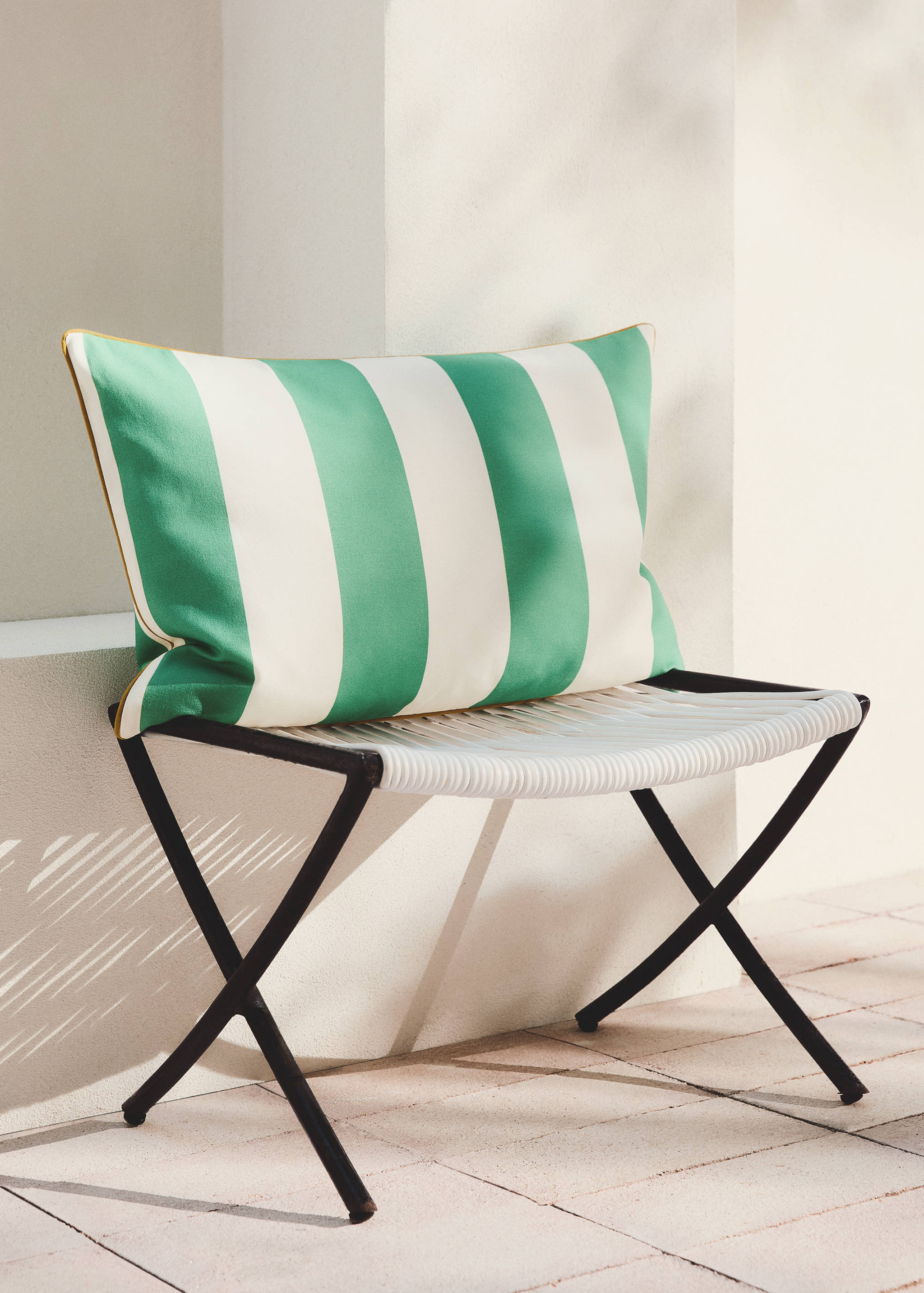 Thick striped cotton cushion cover with piping 40x60 cm - General plane