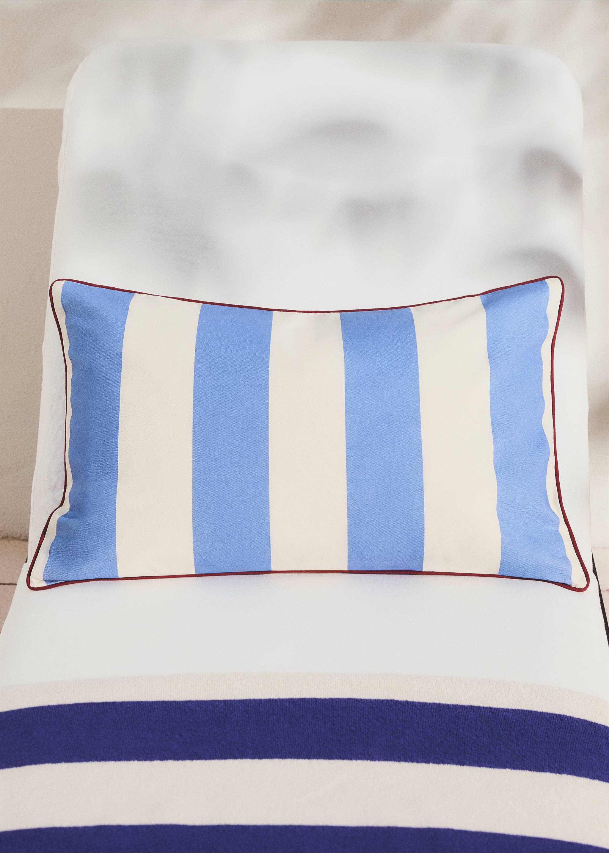 Thick striped cotton cushion cover with piping 40x60 cm - General plane, Blue. Ref: 27003379-00.