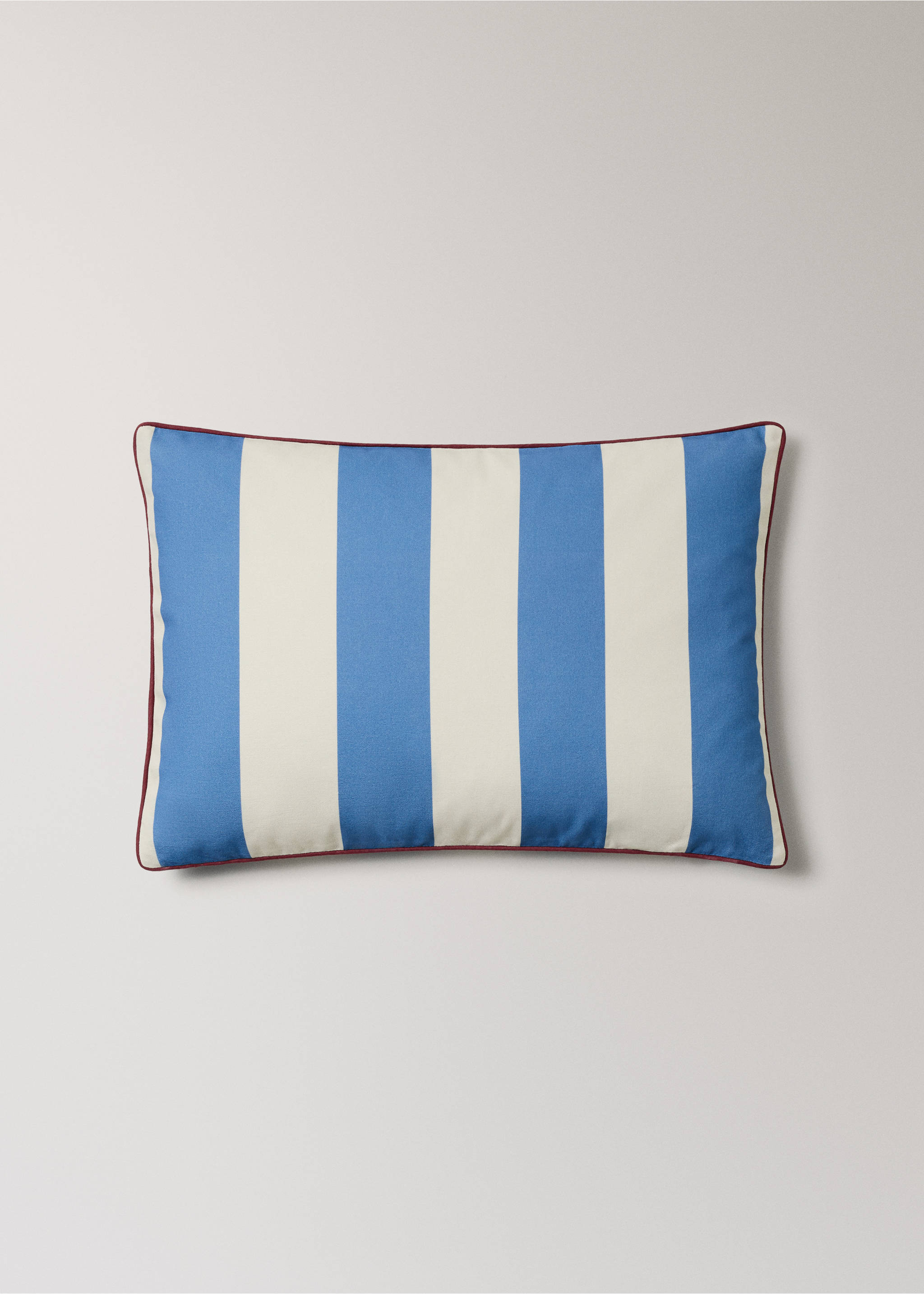 Thick striped cotton cushion cover with piping 40x60 cm - Article without model, Blue. Ref: 27003379-00.