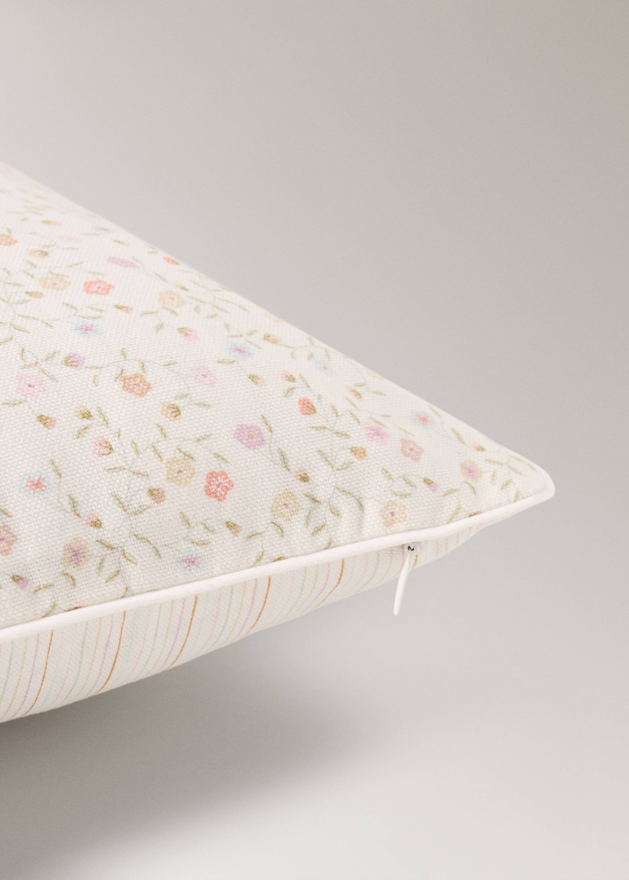 Children's cotton floral cushion cover 30x40 - Details of the article 2